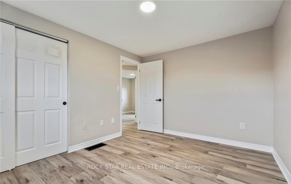 Photo 10 of 8 Ginger Drive, Barrie, Holly — HOMEH