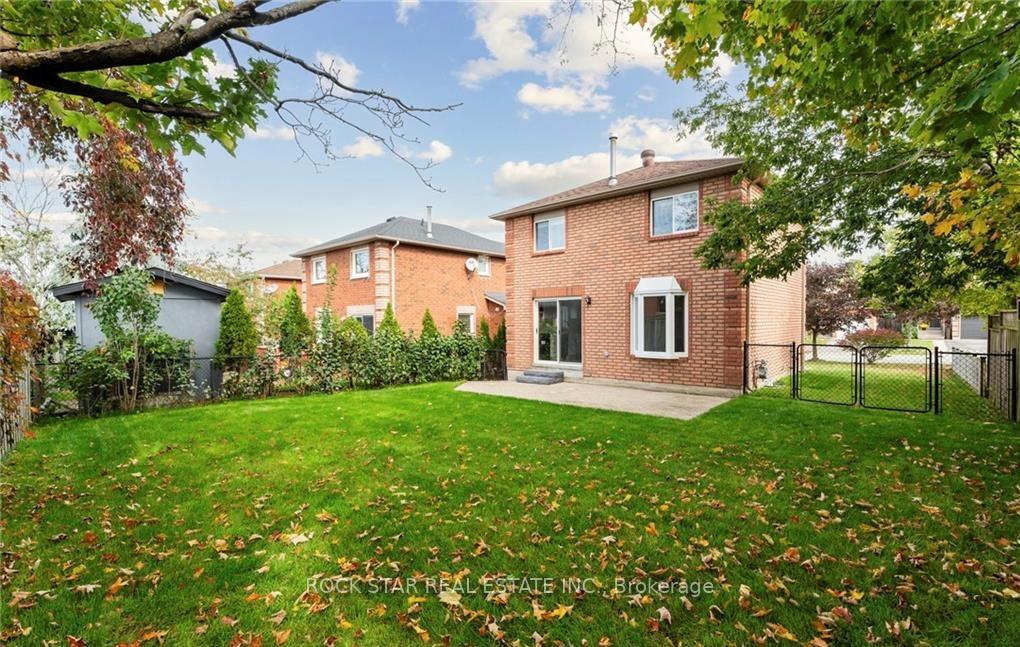 Photo 18 of 8 Ginger Drive, Barrie, Holly — HOMEH