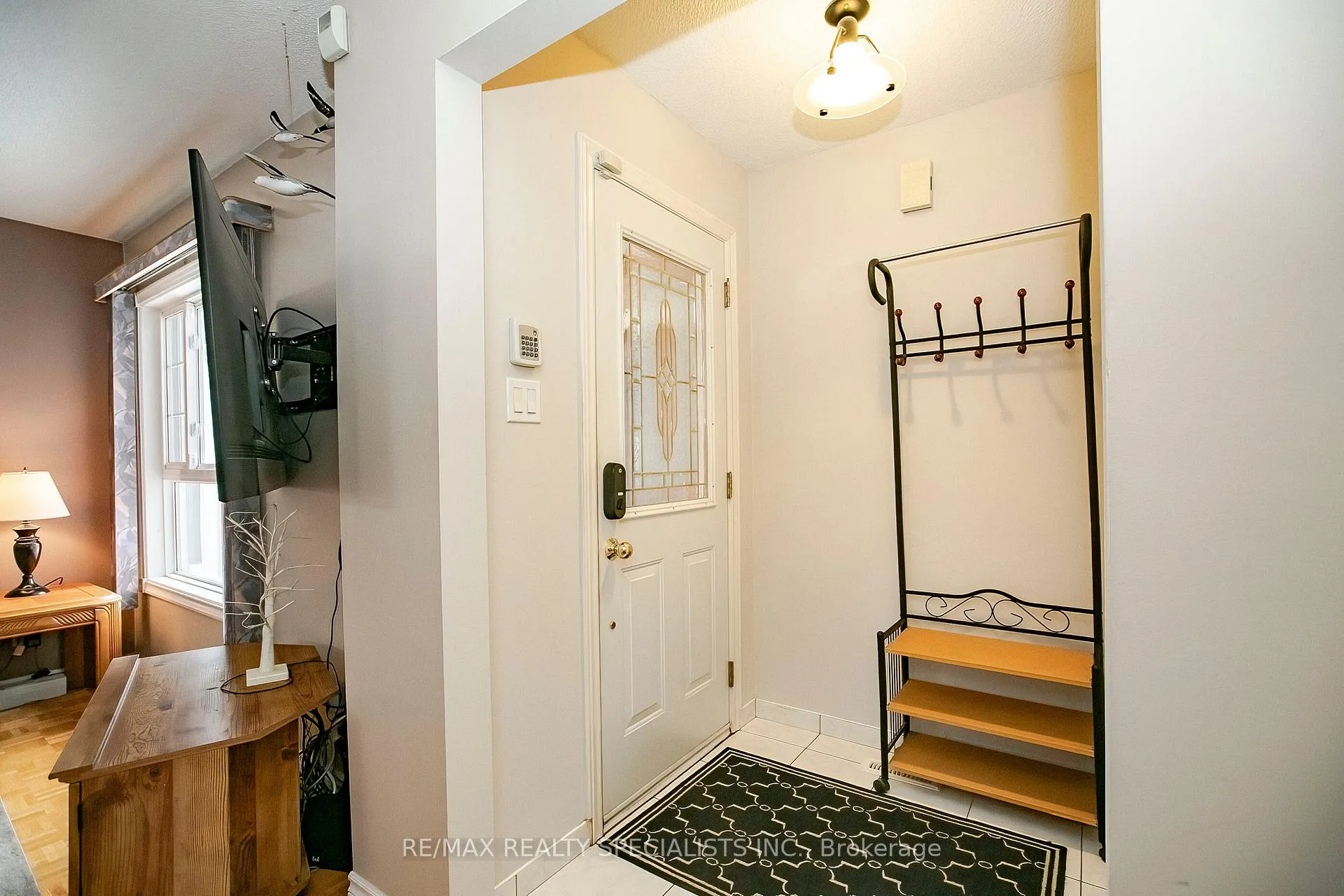 Photo 5 of 57 Ecclestone Drive, Brampton, Brampton West — HOMEH