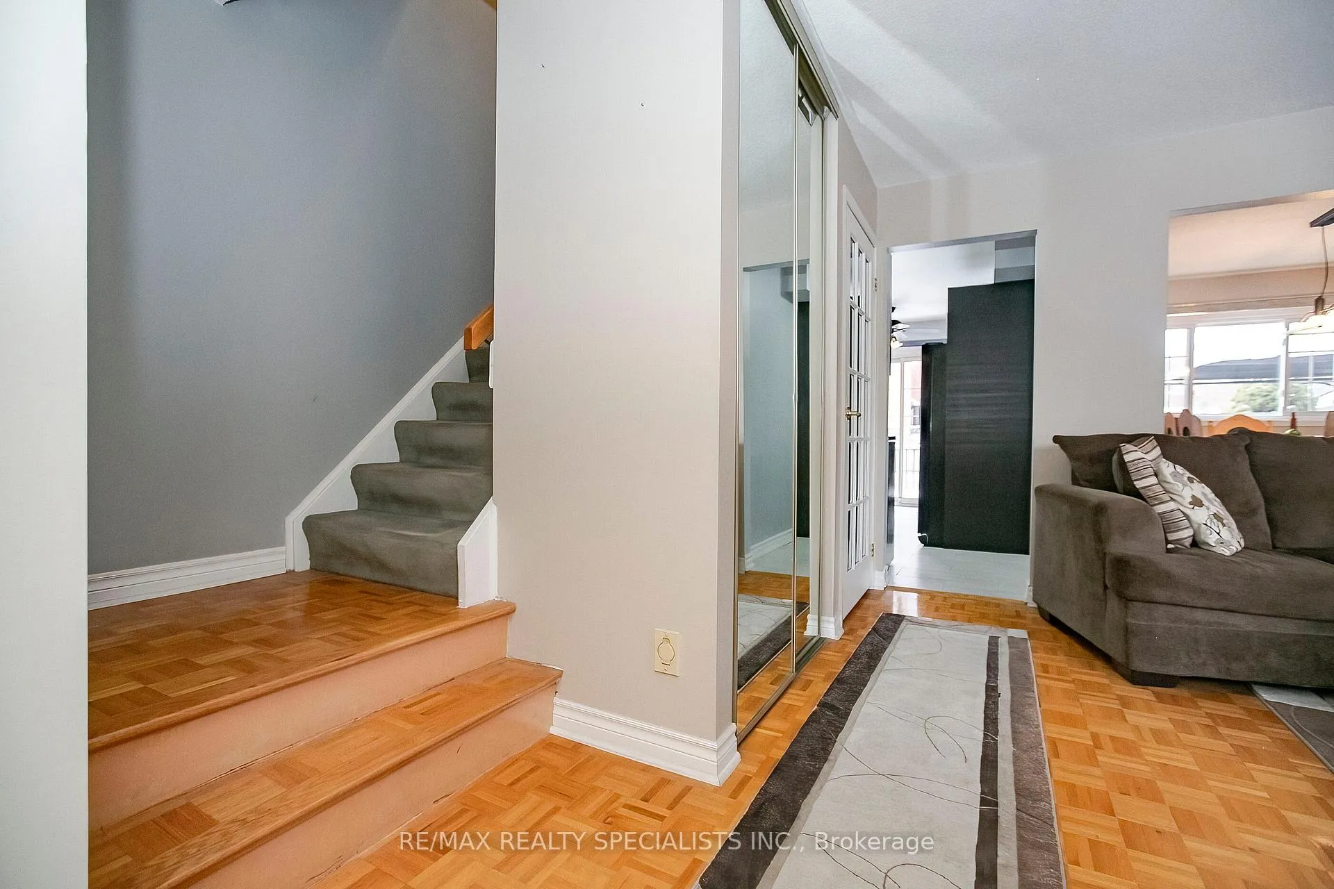 Photo 7 of 57 Ecclestone Drive, Brampton, Brampton West — HOMEH