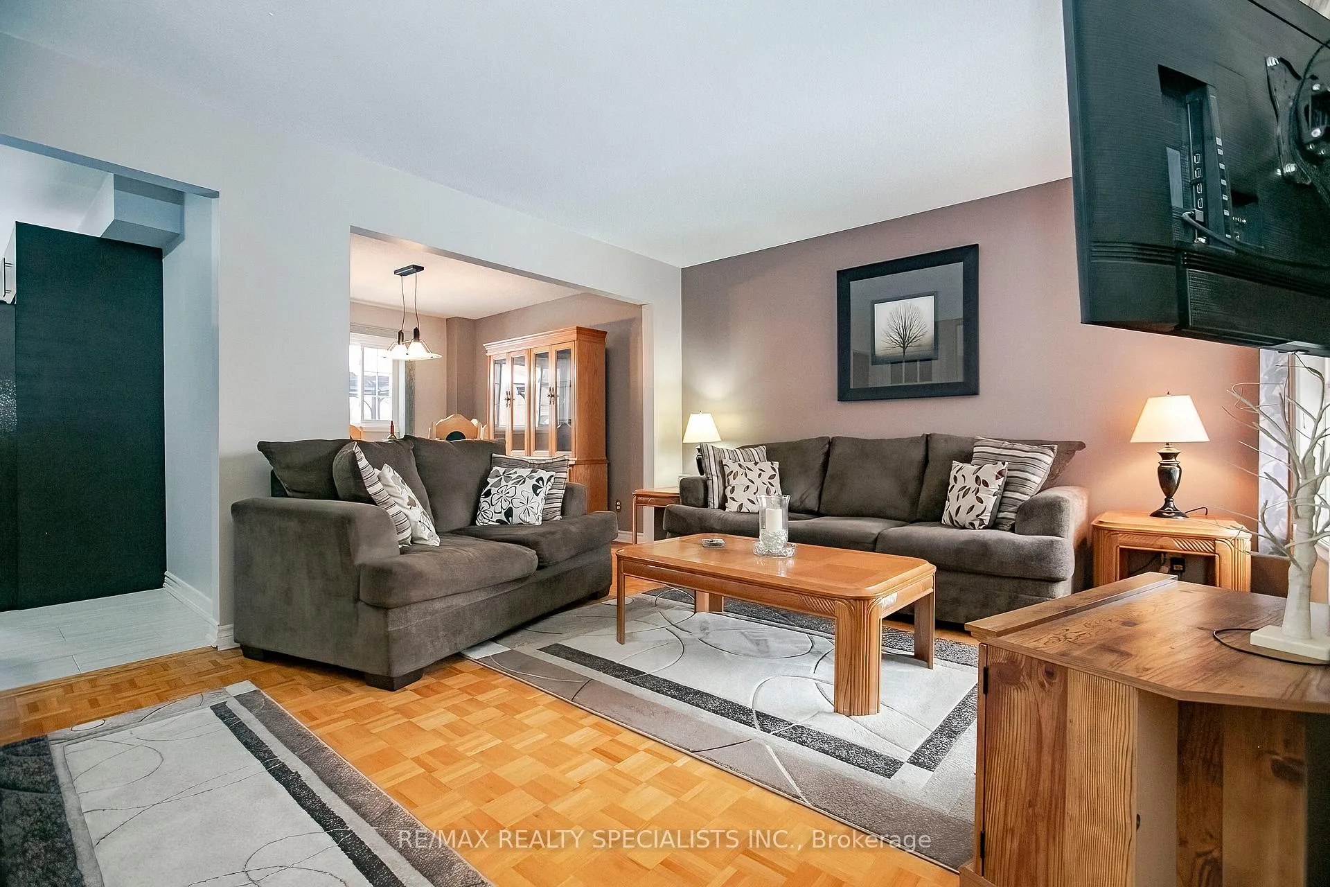 Photo 8 of 57 Ecclestone Drive, Brampton, Brampton West — HOMEH