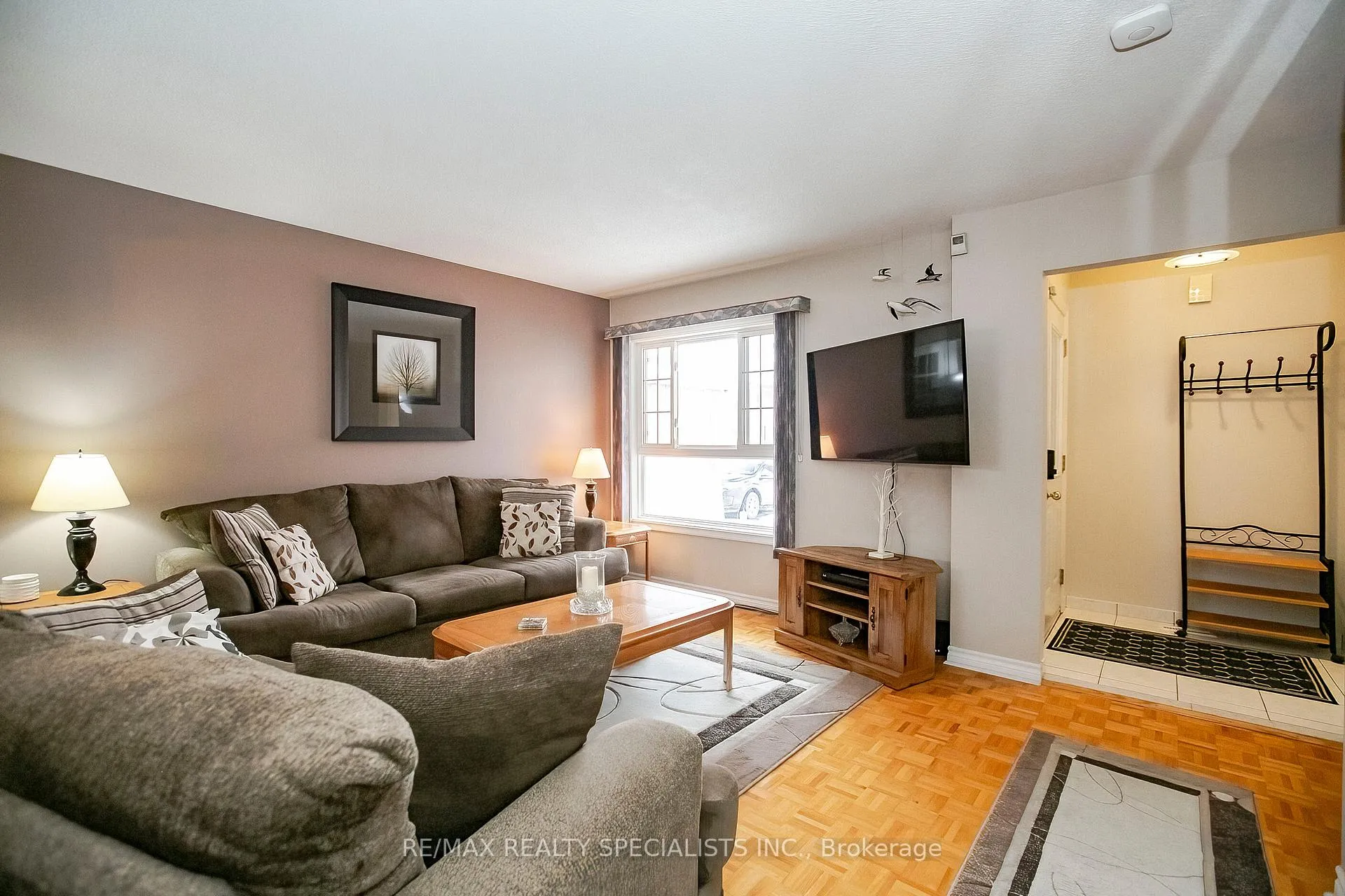 Photo 9 of 57 Ecclestone Drive, Brampton, Brampton West — HOMEH