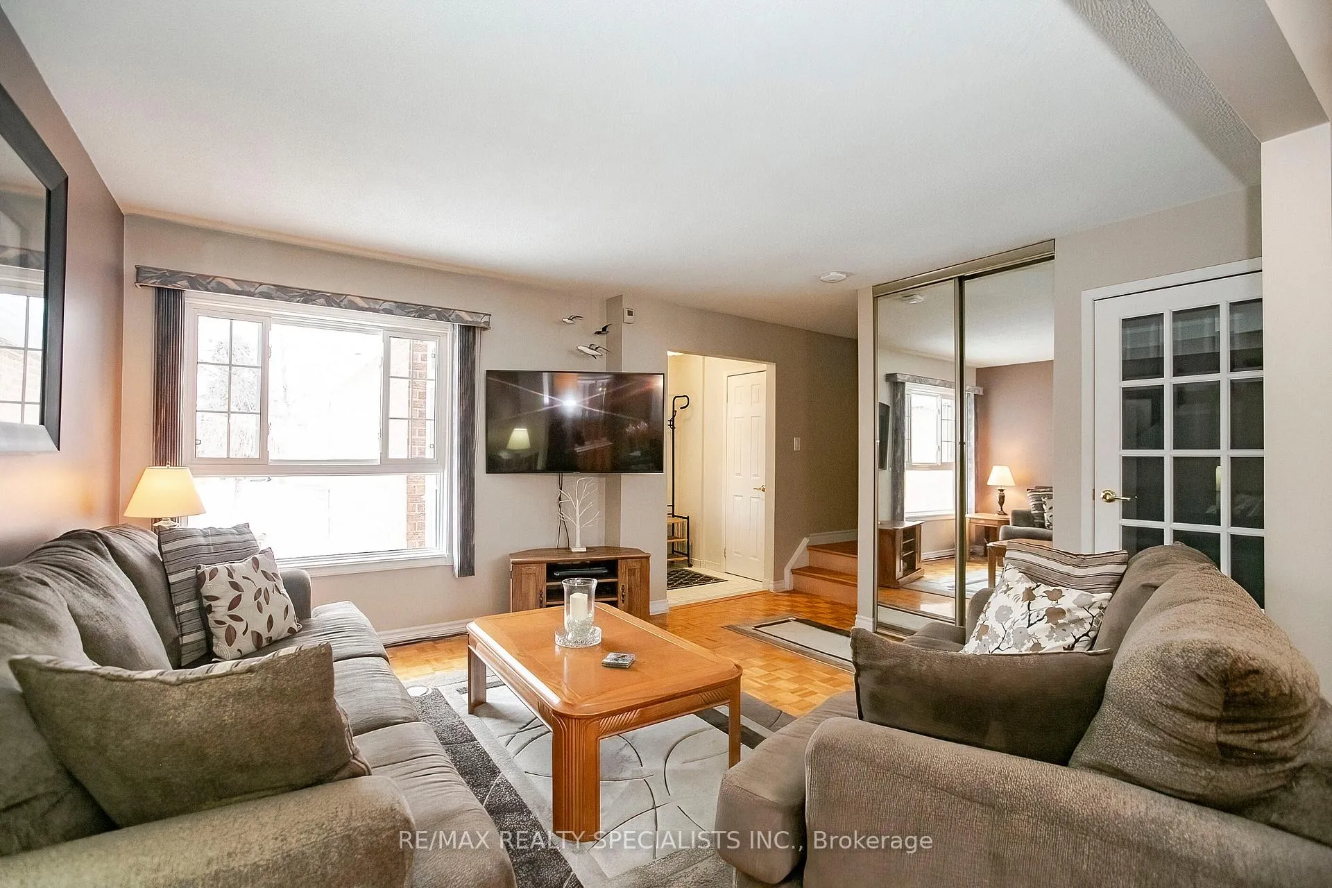 Photo 11 of 57 Ecclestone Drive, Brampton, Brampton West — HOMEH
