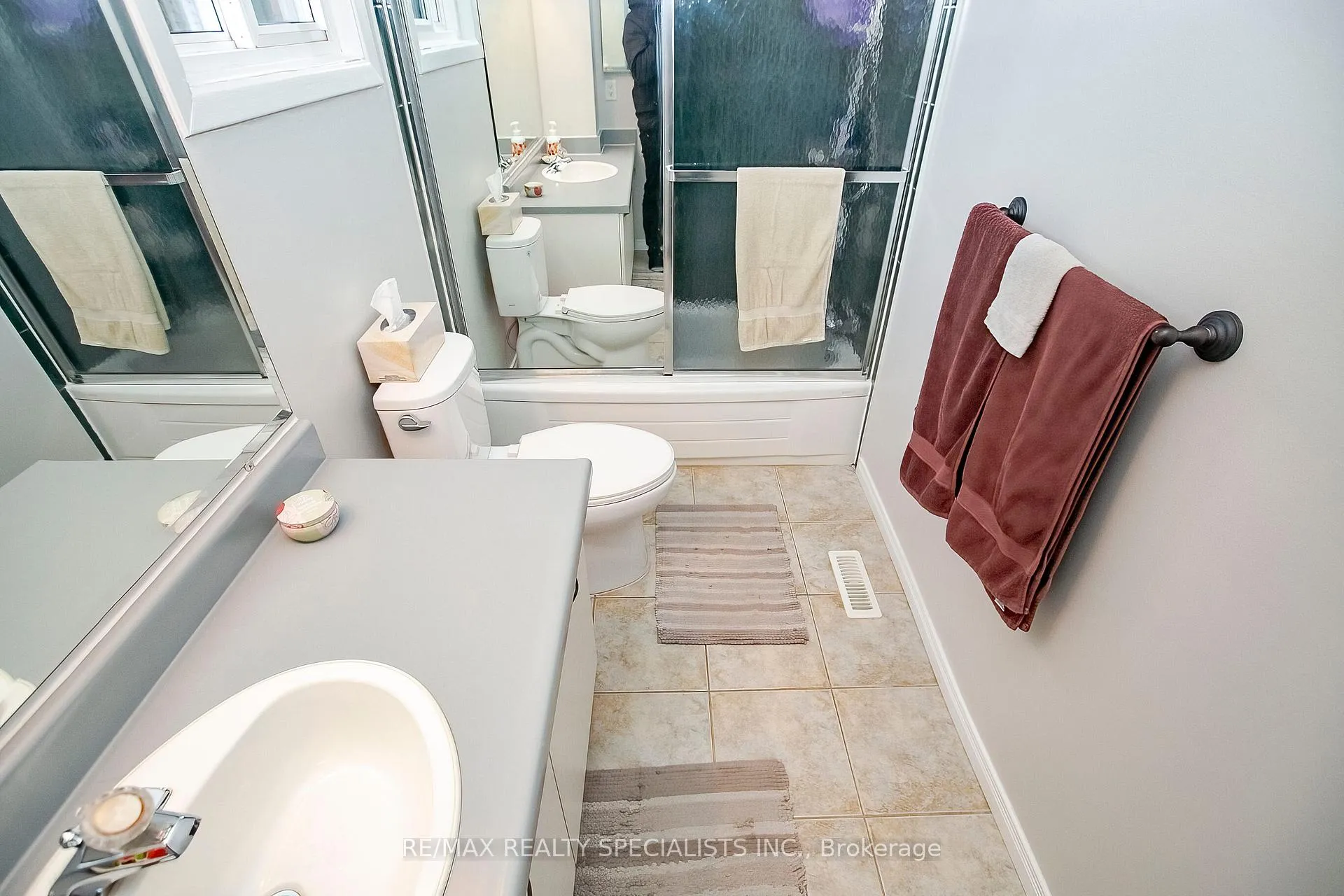 Photo 29 of 57 Ecclestone Drive, Brampton, Brampton West — HOMEH