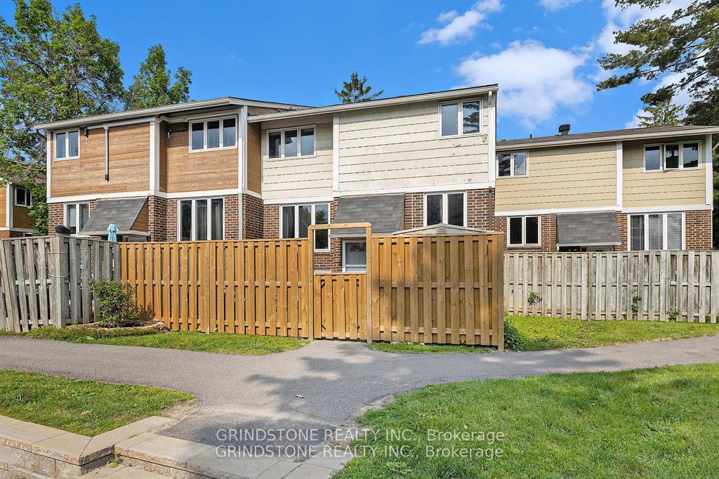 Photo 2 of 127 Salter Crescent, Ottawa, Kanata - Beaverbrook — HOMEH