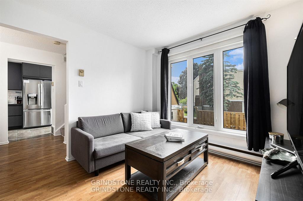 Photo 5 of 127 Salter Crescent, Ottawa, Kanata - Beaverbrook — HOMEH