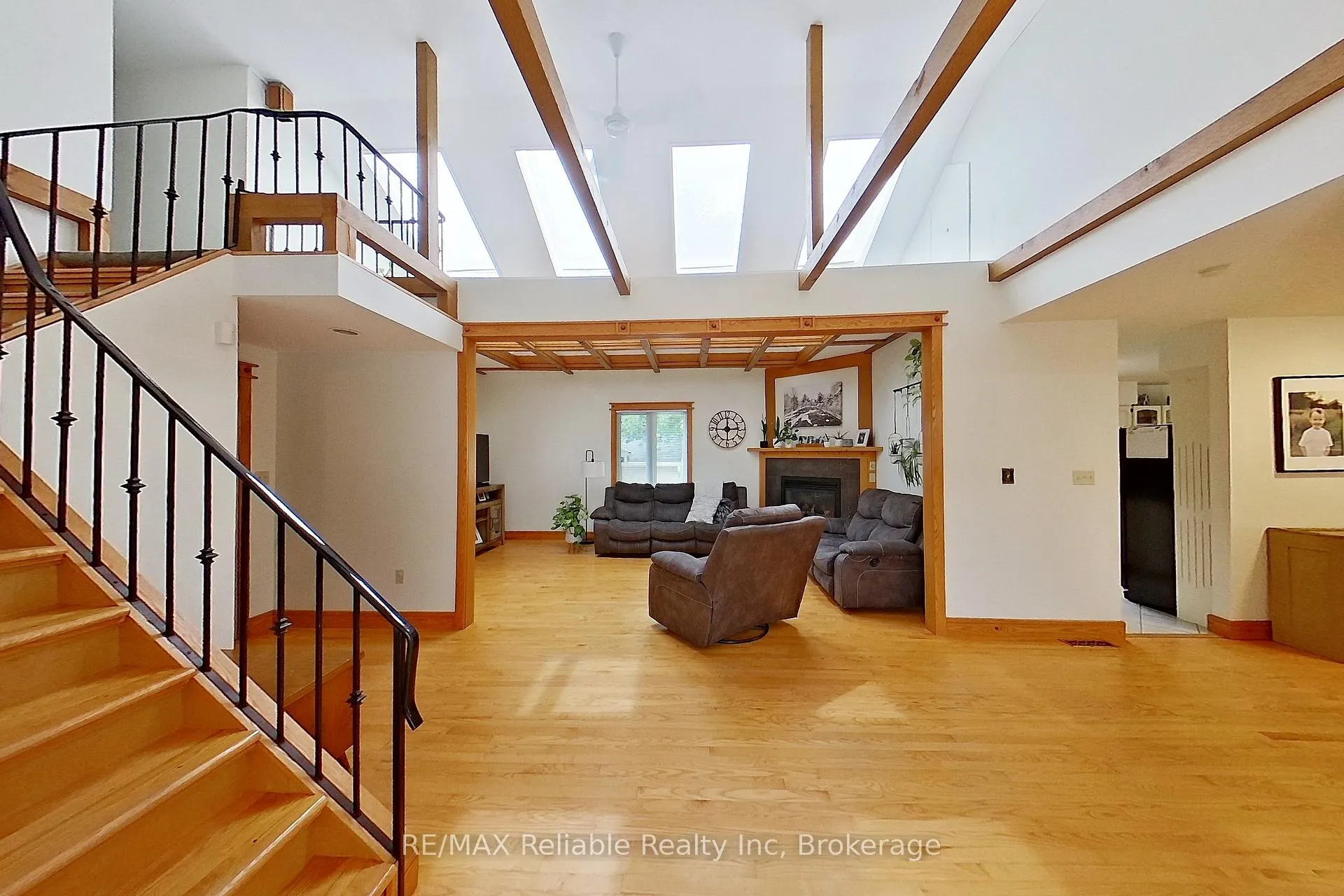 Photo 5 of 212 James Street, Central Huron, Clinton — HOMEH