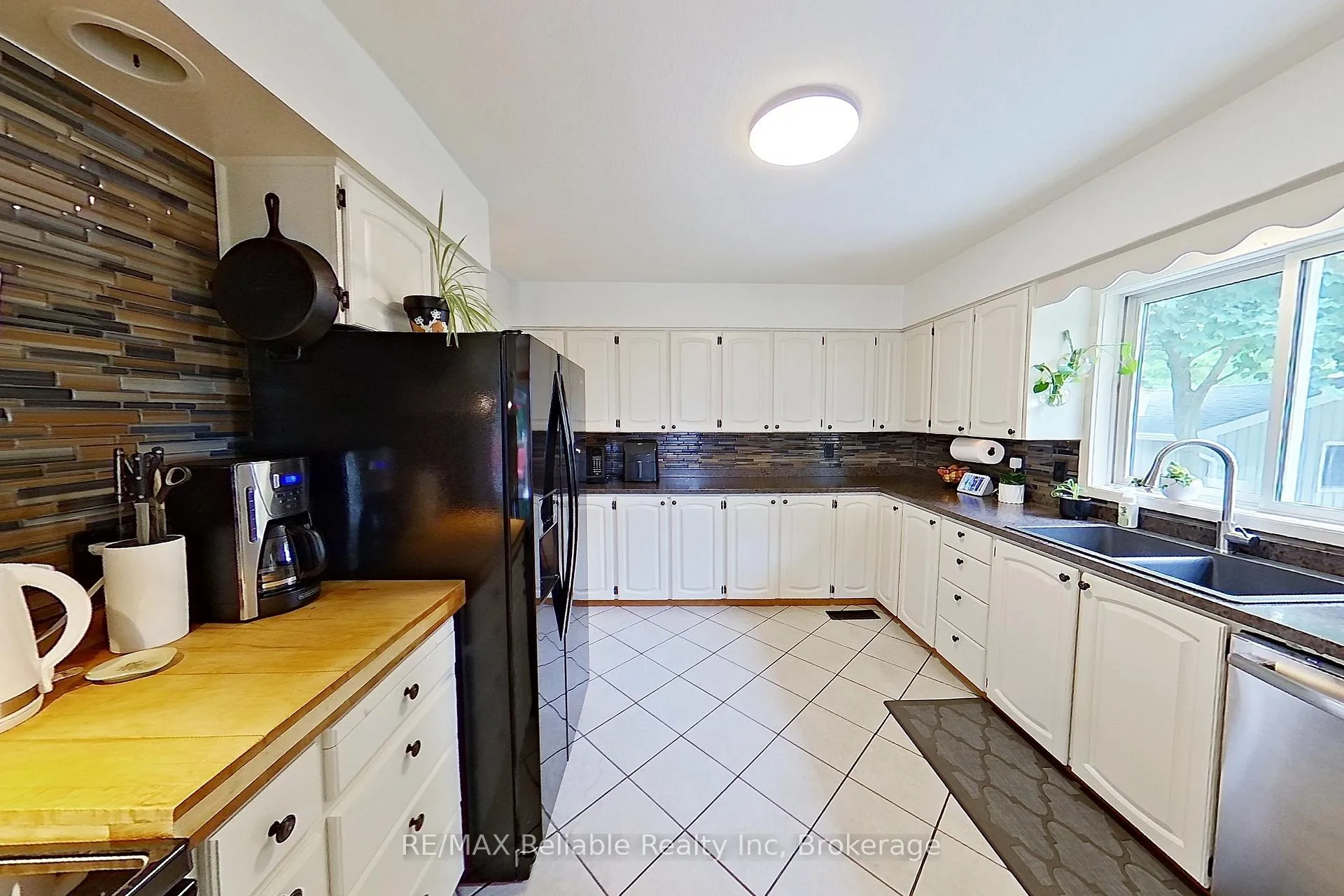 Photo 8 of 212 James Street, Central Huron, Clinton — HOMEH