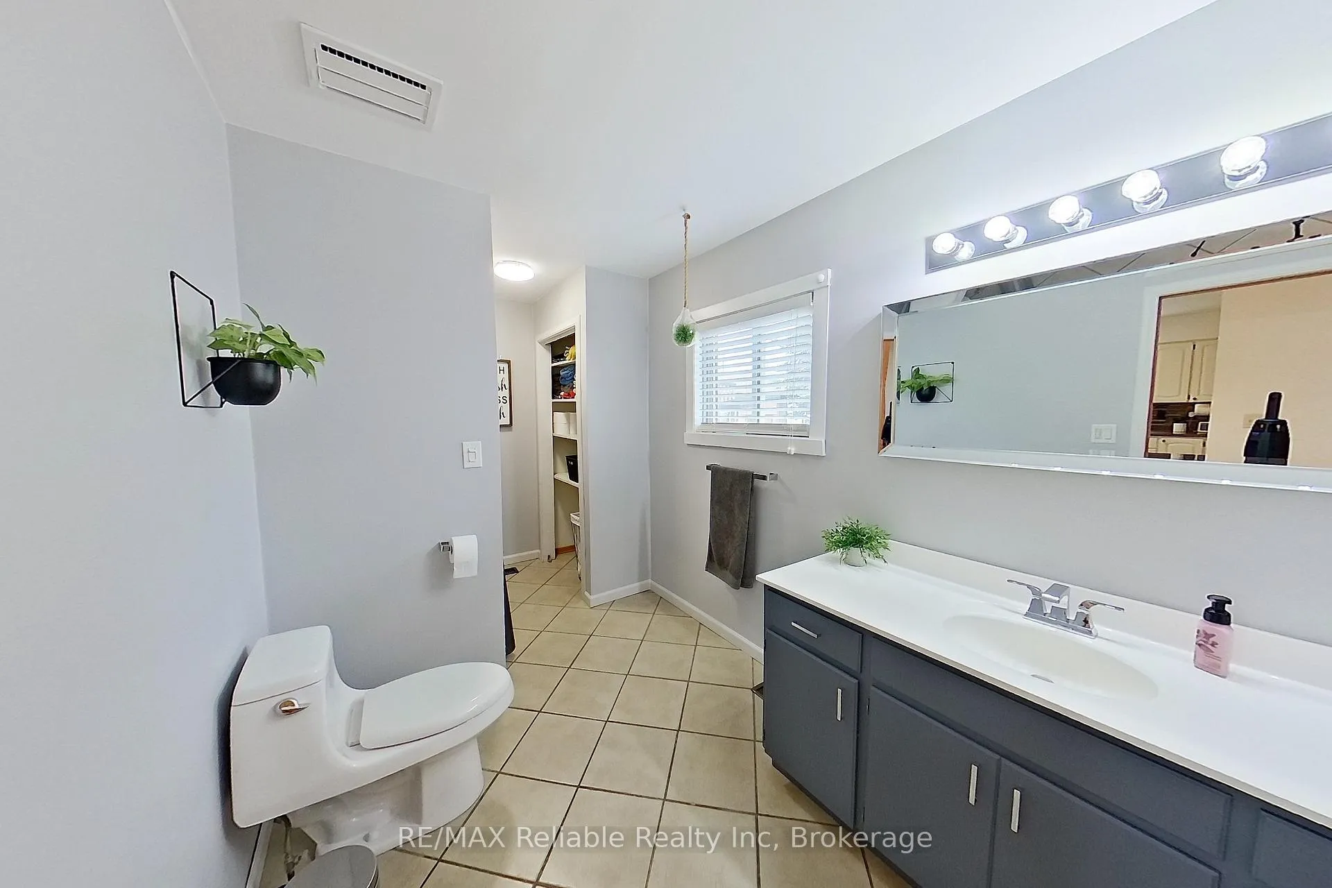 Photo 23 of 212 James Street, Central Huron, Clinton — HOMEH