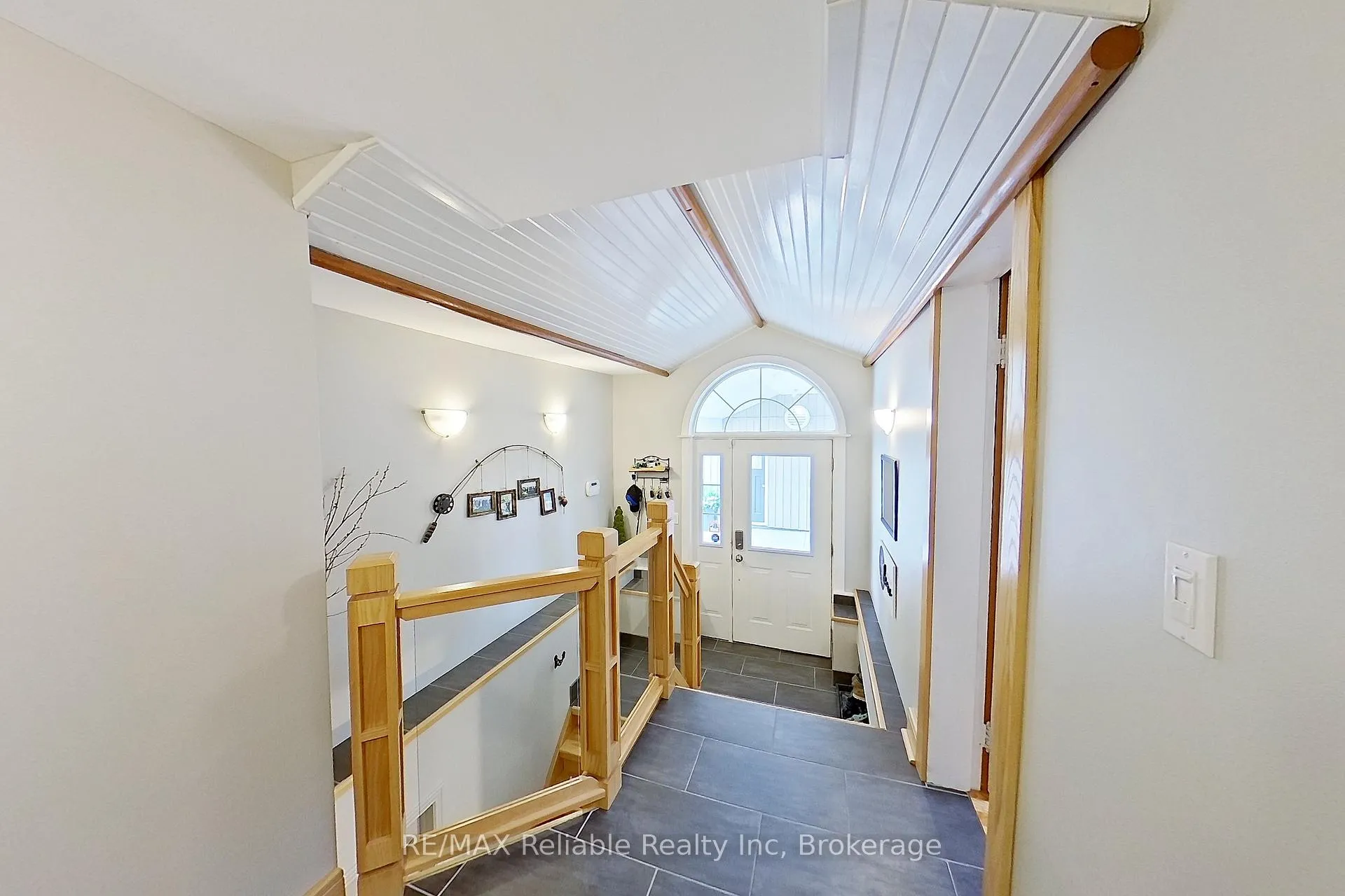 Photo 33 of 212 James Street, Central Huron, Clinton — HOMEH