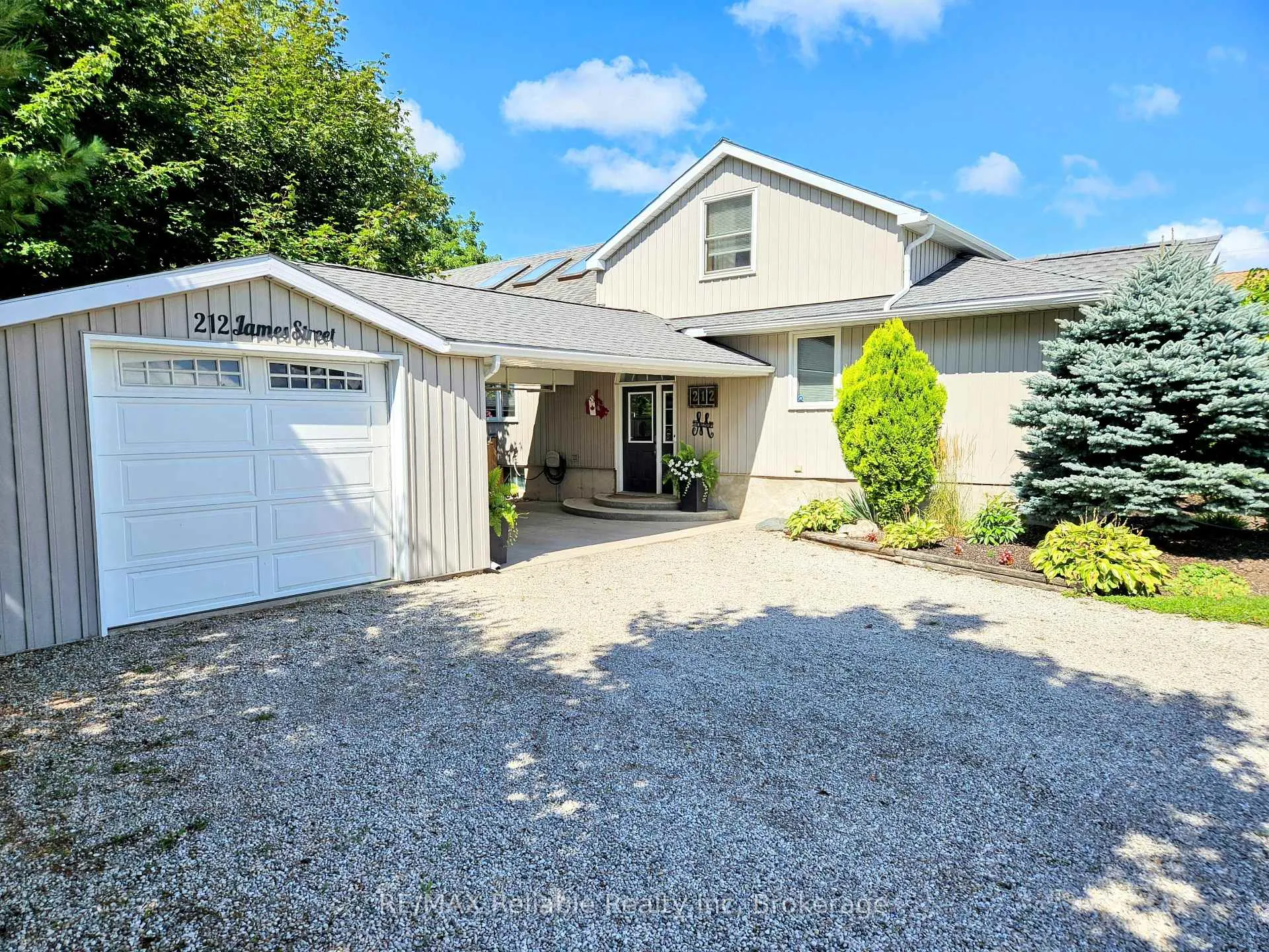Photo 35 of 212 James Street, Central Huron, Clinton — HOMEH