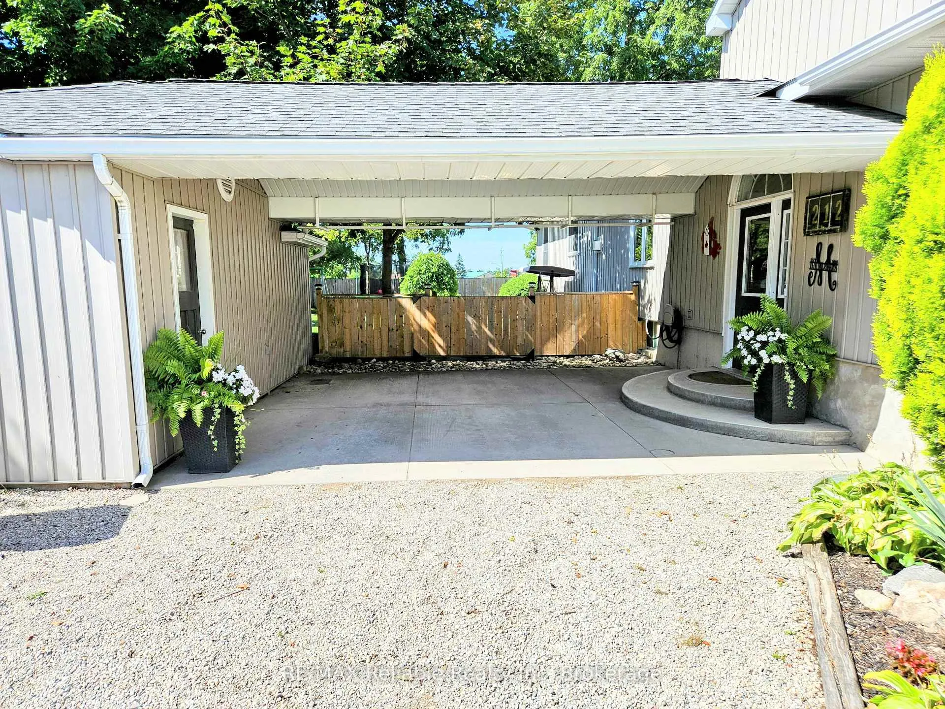 Photo 36 of 212 James Street, Central Huron, Clinton — HOMEH