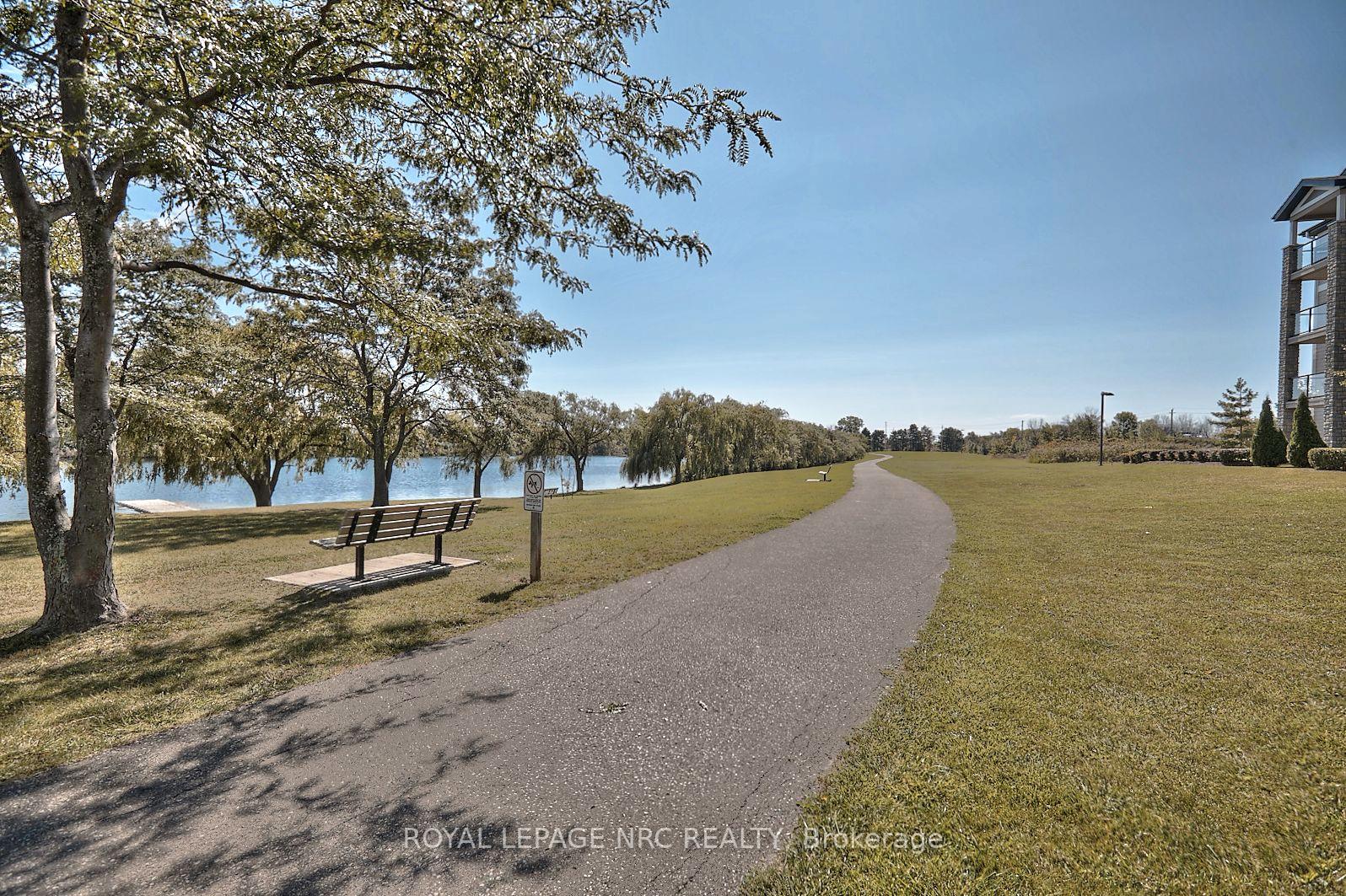 Photo 4 of Unit 1309, 330 Prince Charles Drive S, Welland, Broadway — HOMEH