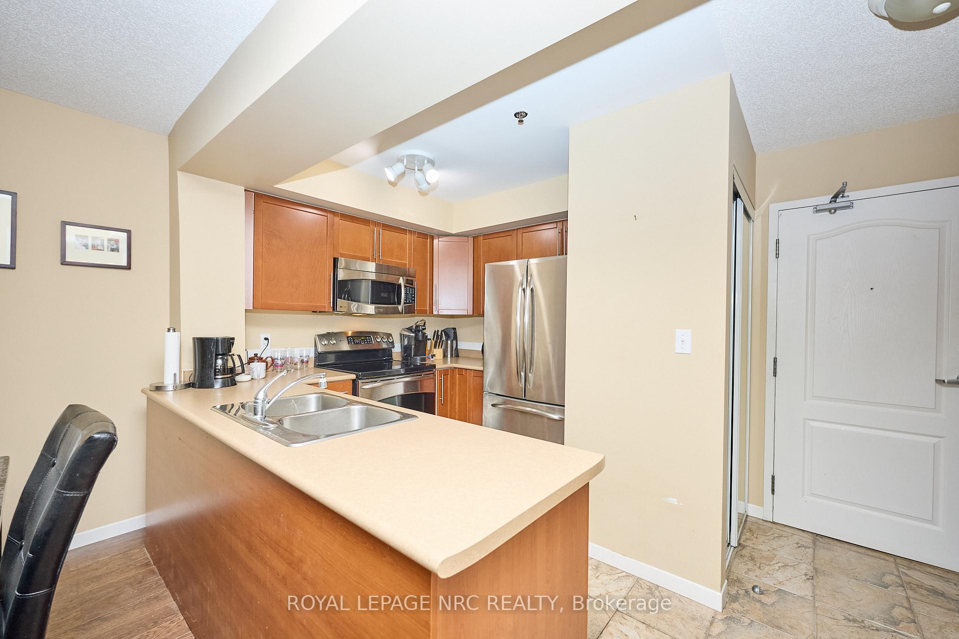 Photo 21 of Unit 1309, 330 Prince Charles Drive S, Welland, Broadway — HOMEH