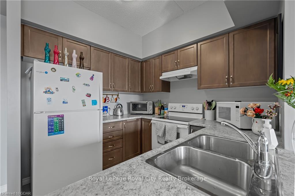 Photo 12 of Unit 215, 1284 Gordon Street, Guelph, Kortright East — HOMEH