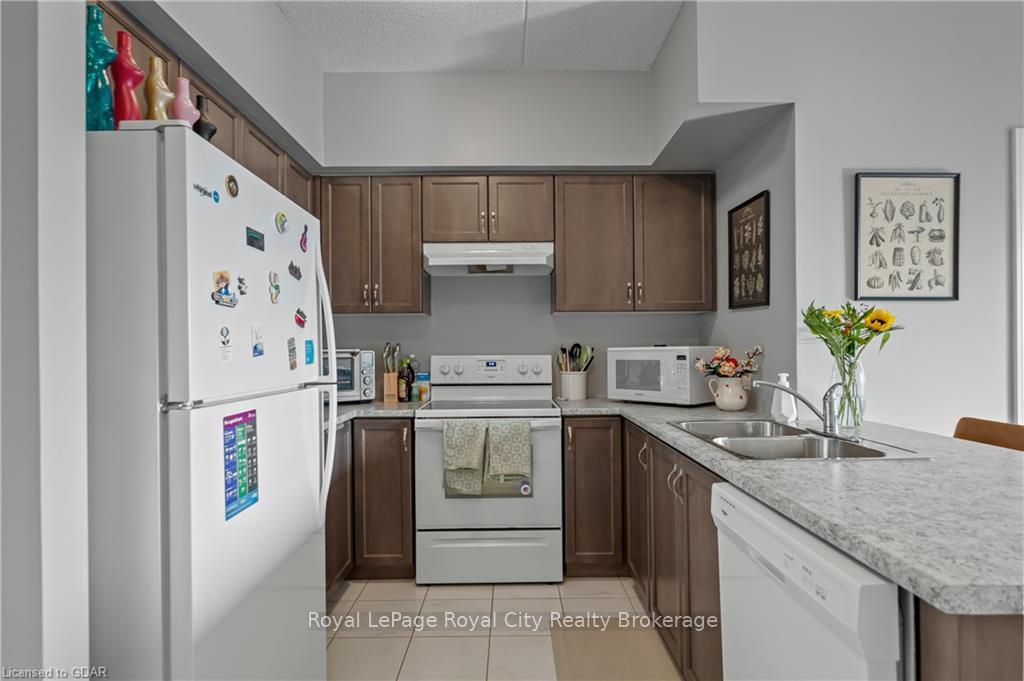 Photo 15 of Unit 215, 1284 Gordon Street, Guelph, Kortright East — HOMEH