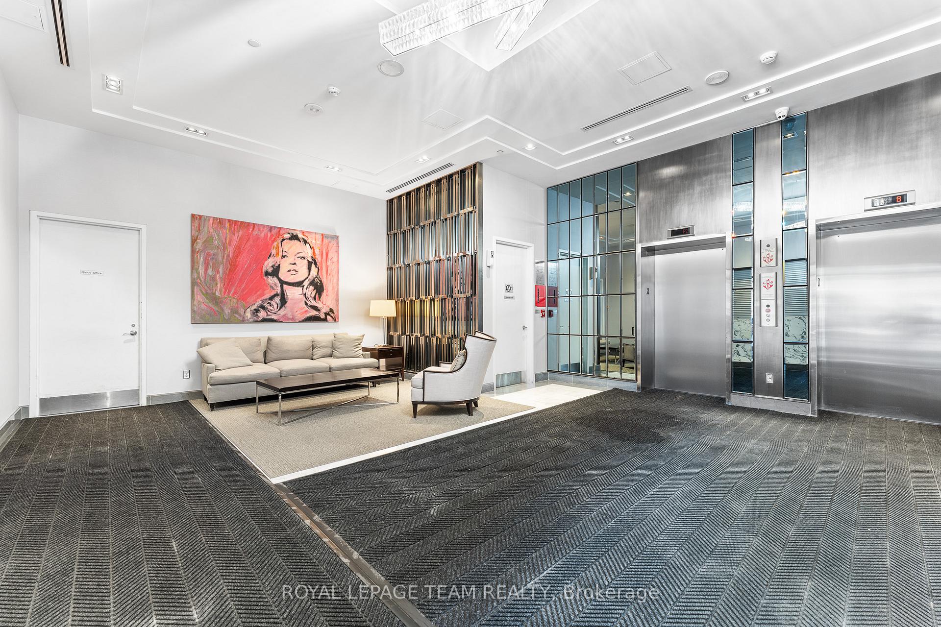 Photo 4 of Unit 913, 300 Lisgar Street, Ottawa, Ottawa Centre — HOMEH