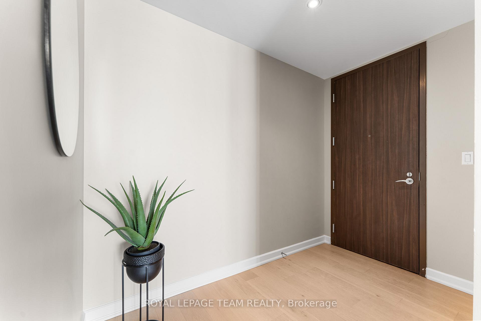 Photo 6 of Unit 913, 300 Lisgar Street, Ottawa, Ottawa Centre — HOMEH