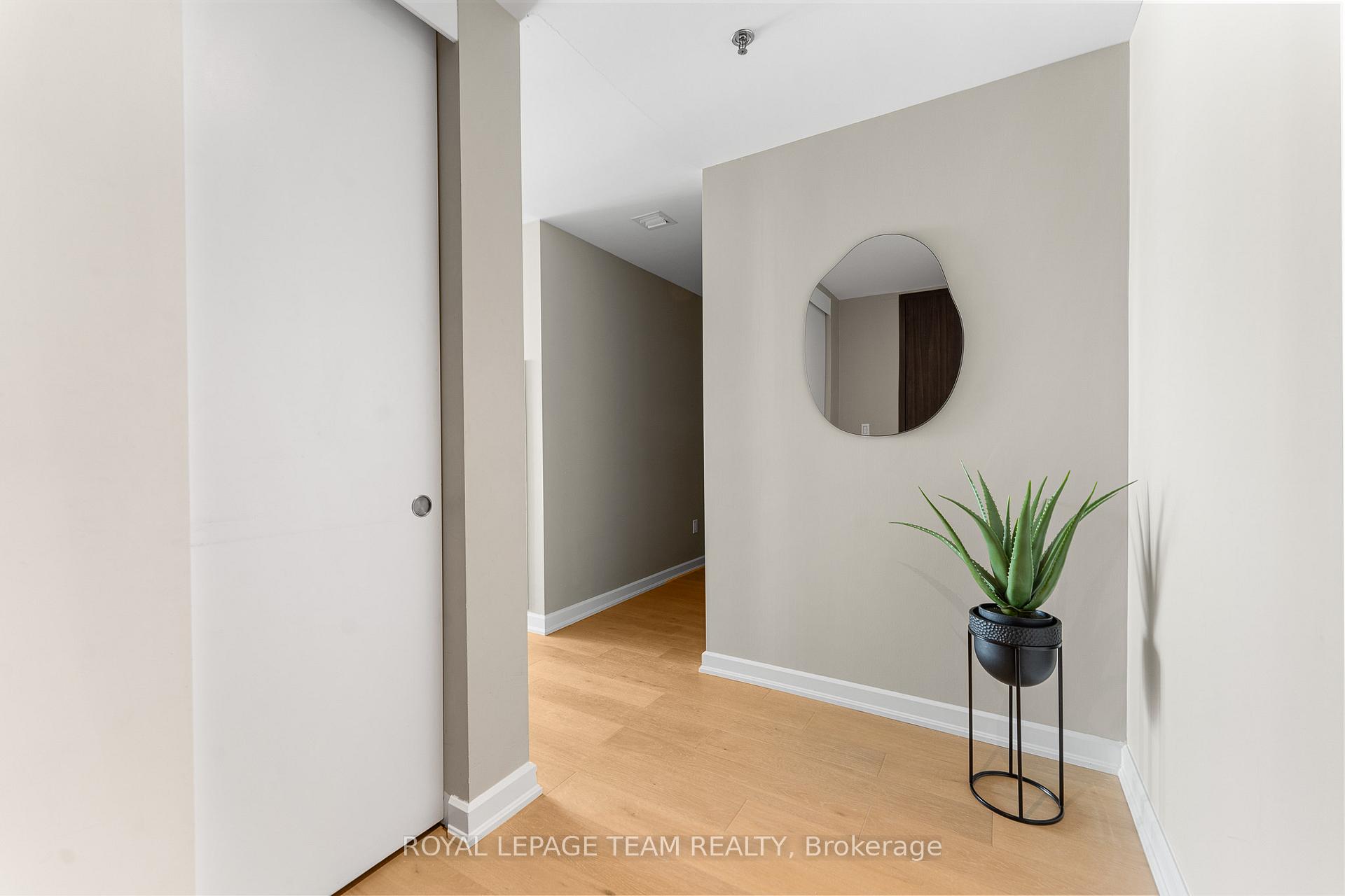 Photo 8 of Unit 913, 300 Lisgar Street, Ottawa, Ottawa Centre — HOMEH