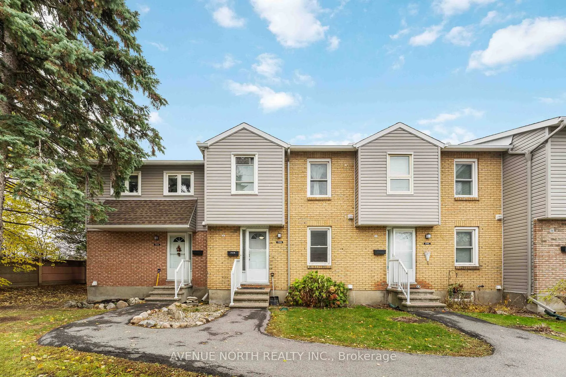 Photo 2 of Unit B, 1741 Lamoureux Drive, Ottawa, Queenswood Heights South — HOMEH