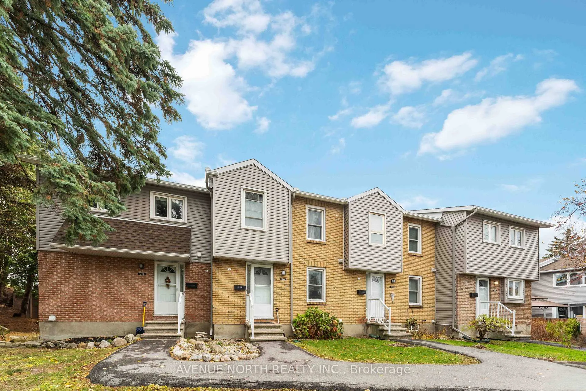 Photo 3 of Unit B, 1741 Lamoureux Drive, Ottawa, Queenswood Heights South — HOMEH