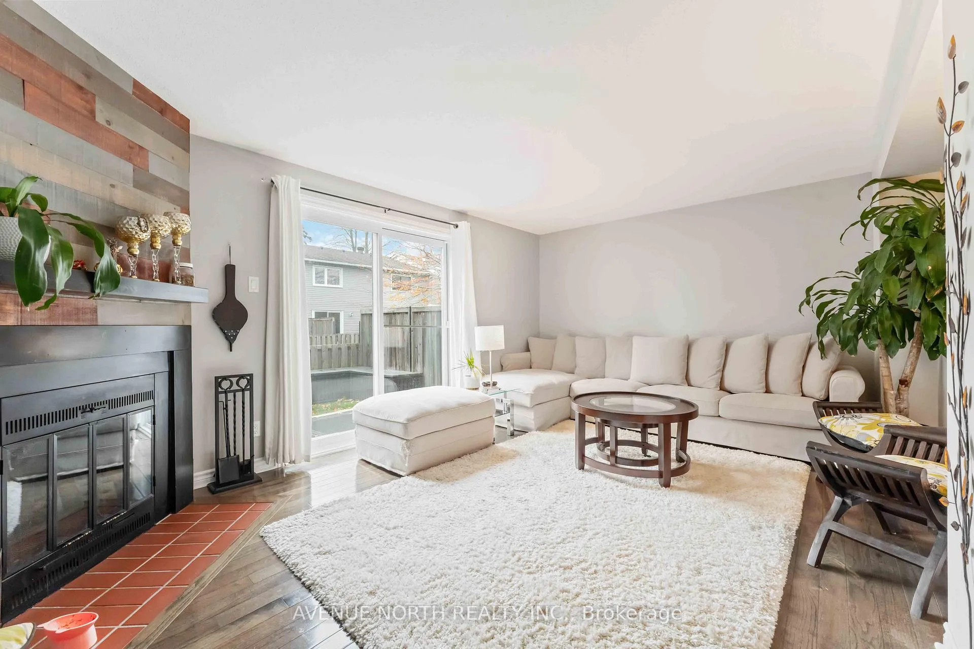 Photo 6 of Unit B, 1741 Lamoureux Drive, Ottawa, Queenswood Heights South — HOMEH