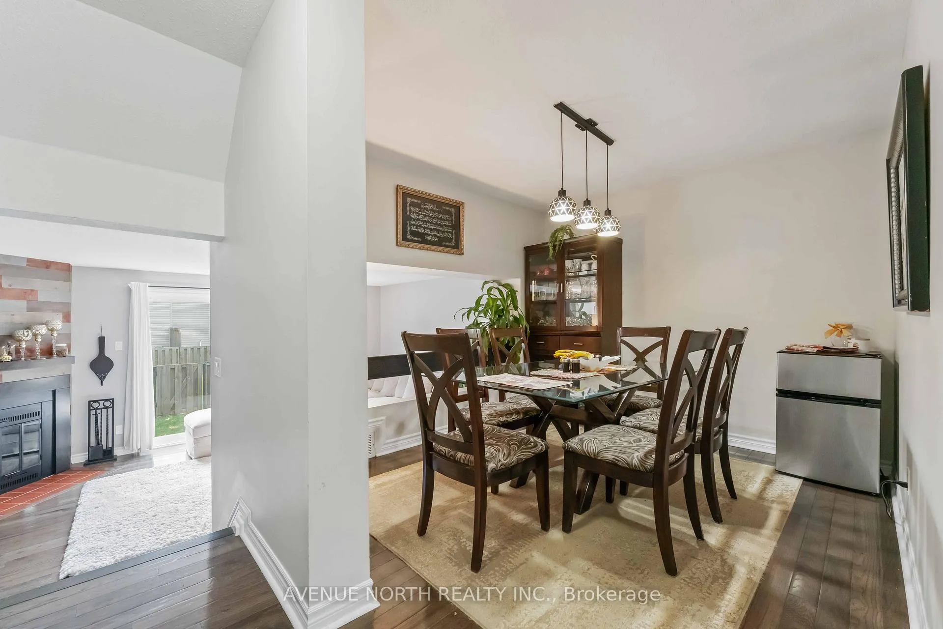 Photo 10 of Unit B, 1741 Lamoureux Drive, Ottawa, Queenswood Heights South — HOMEH