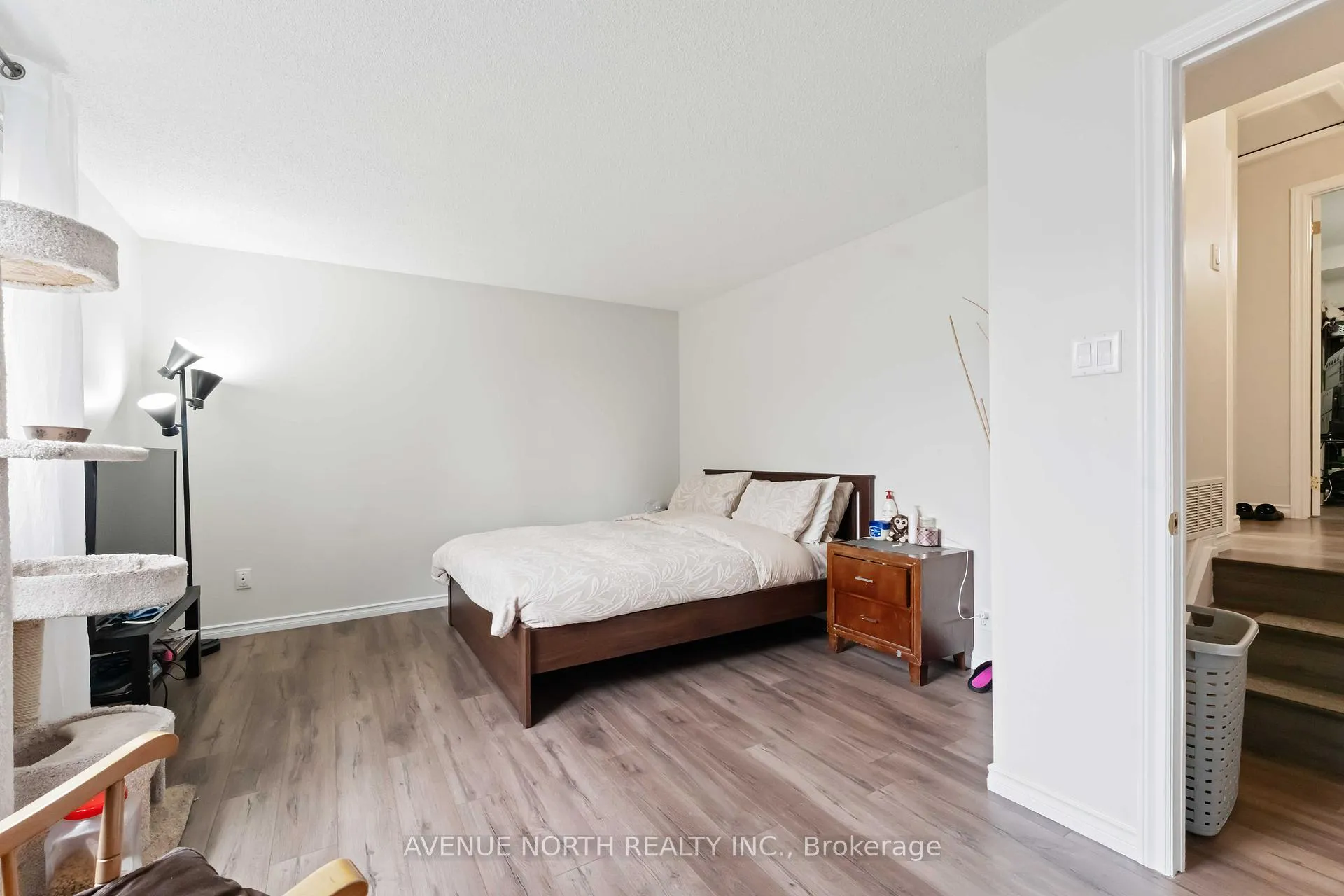 Photo 16 of Unit B, 1741 Lamoureux Drive, Ottawa, Queenswood Heights South — HOMEH