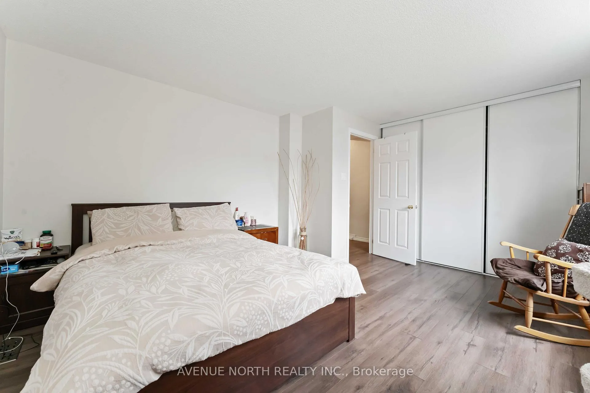 Photo 17 of Unit B, 1741 Lamoureux Drive, Ottawa, Queenswood Heights South — HOMEH