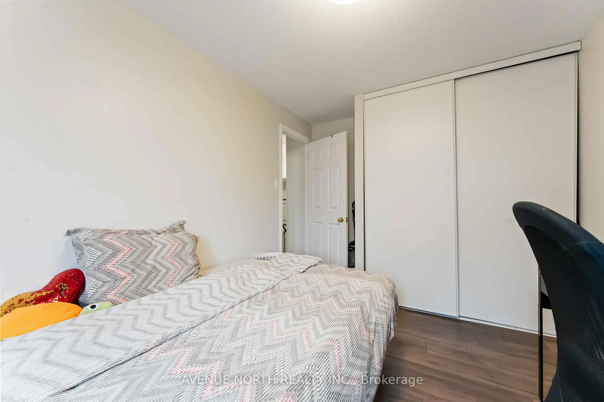 Photo 18 of Unit B, 1741 Lamoureux Drive, Ottawa, Queenswood Heights South — HOMEH