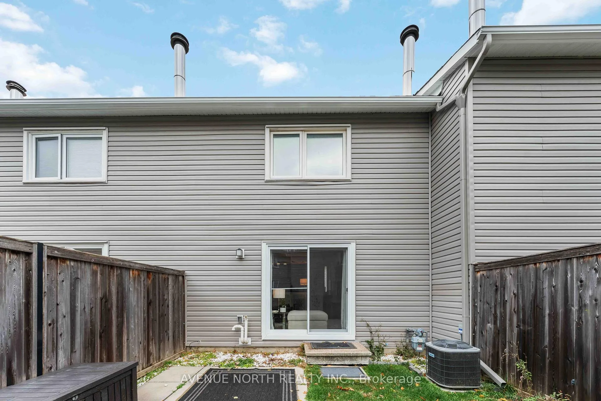 Photo 27 of Unit B, 1741 Lamoureux Drive, Ottawa, Queenswood Heights South — HOMEH