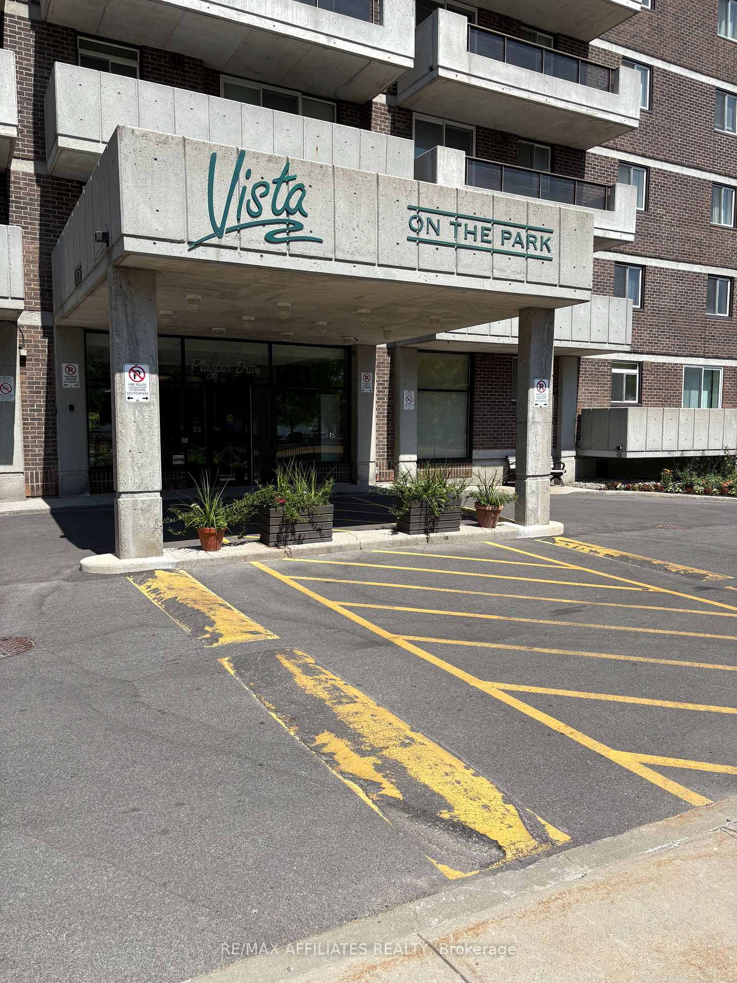 Photo 2 of Unit 811, 1705 Playfair Drive, Ottawa, Playfair Park — HOMEH