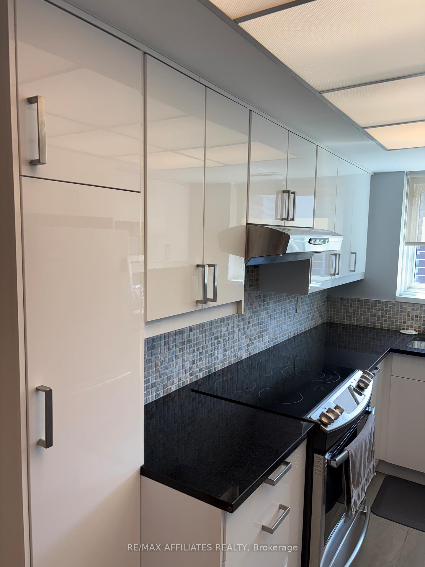 Photo 9 of Unit 811, 1705 Playfair Drive, Ottawa, Playfair Park — HOMEH