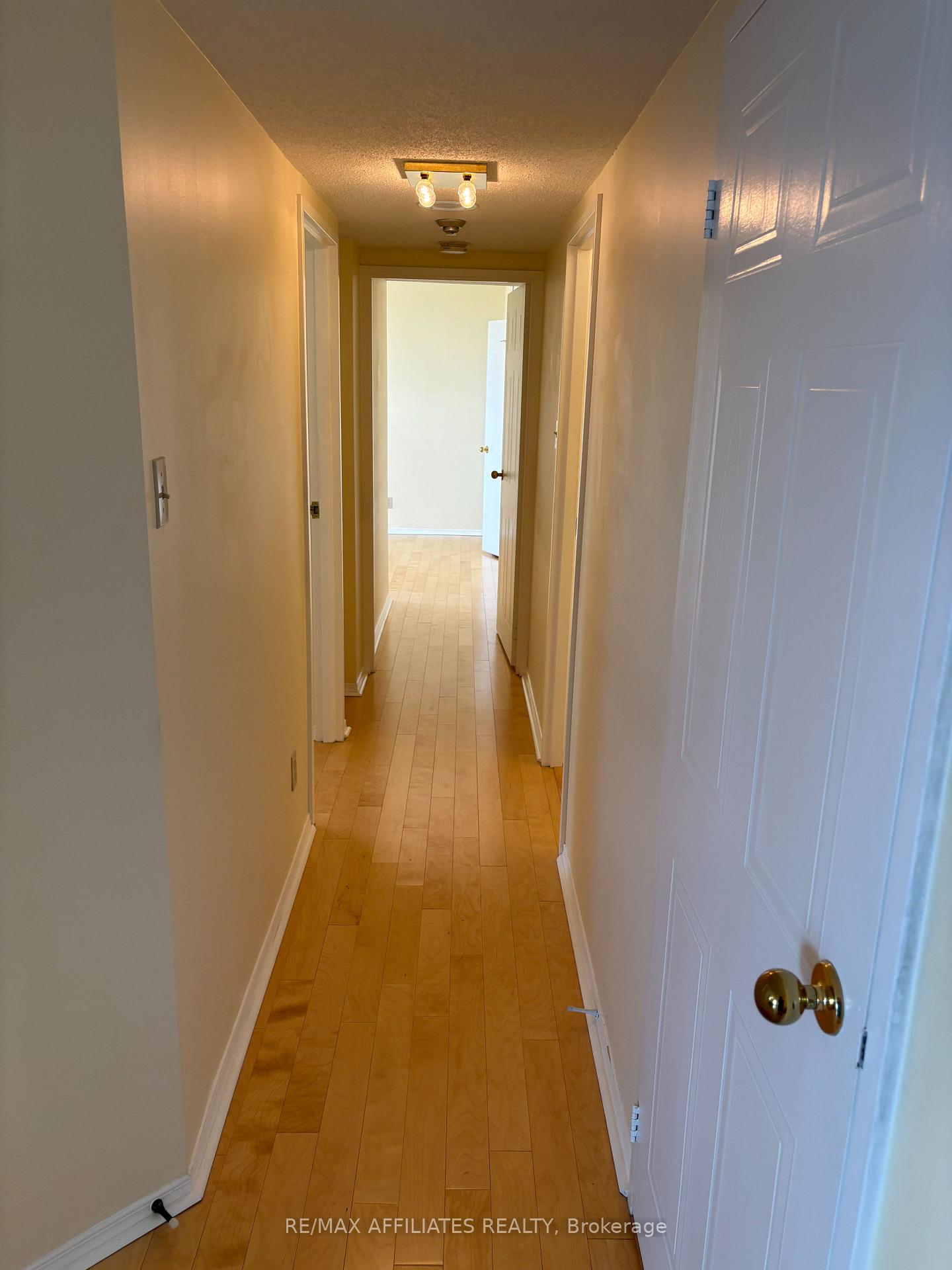 Photo 10 of Unit 811, 1705 Playfair Drive, Ottawa, Playfair Park — HOMEH