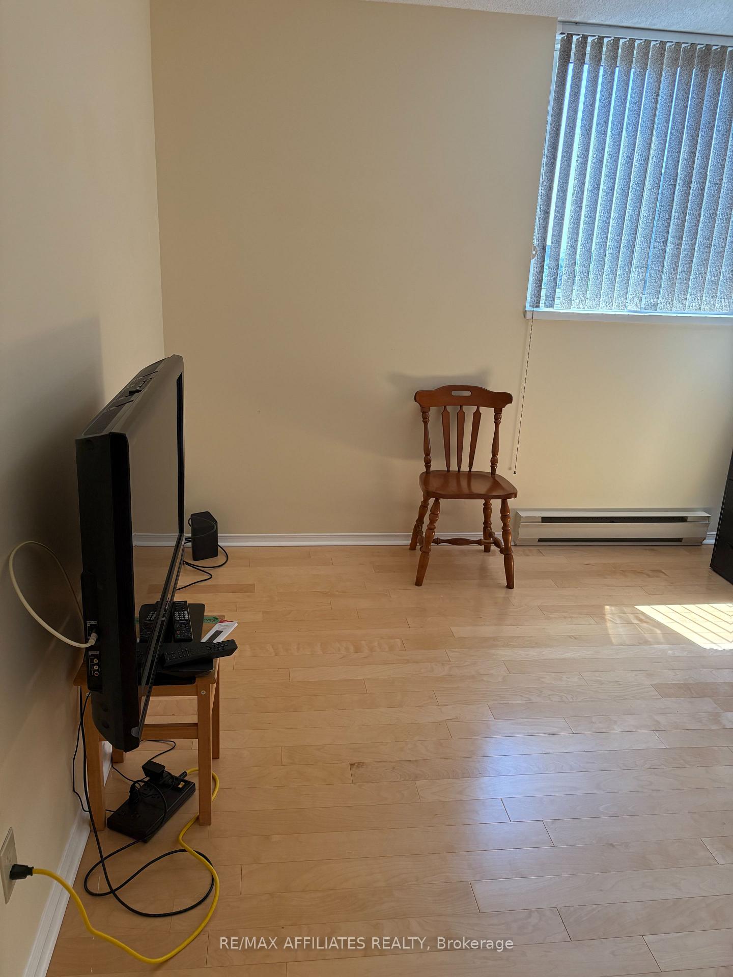 Photo 11 of Unit 811, 1705 Playfair Drive, Ottawa, Playfair Park — HOMEH