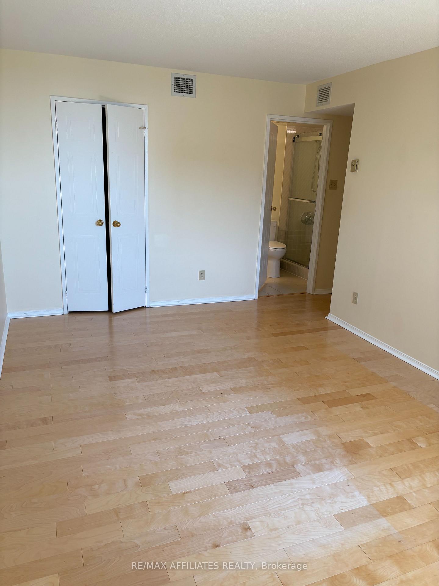 Photo 16 of Unit 811, 1705 Playfair Drive, Ottawa, Playfair Park — HOMEH