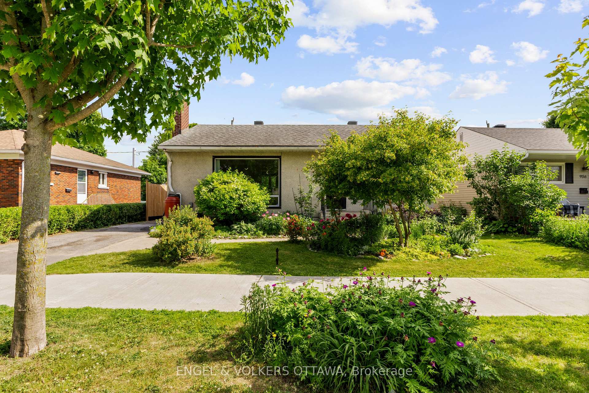 Photo 4 of 960 Chapman Boulevard, Ottawa, Elmvale Acres/Urbandale — HOMEH
