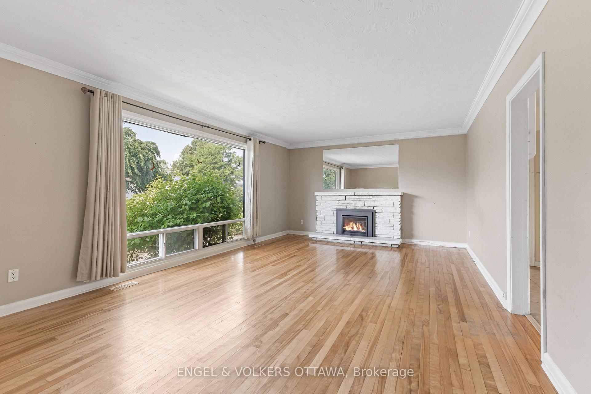 Photo 5 of 960 Chapman Boulevard, Ottawa, Elmvale Acres/Urbandale — HOMEH