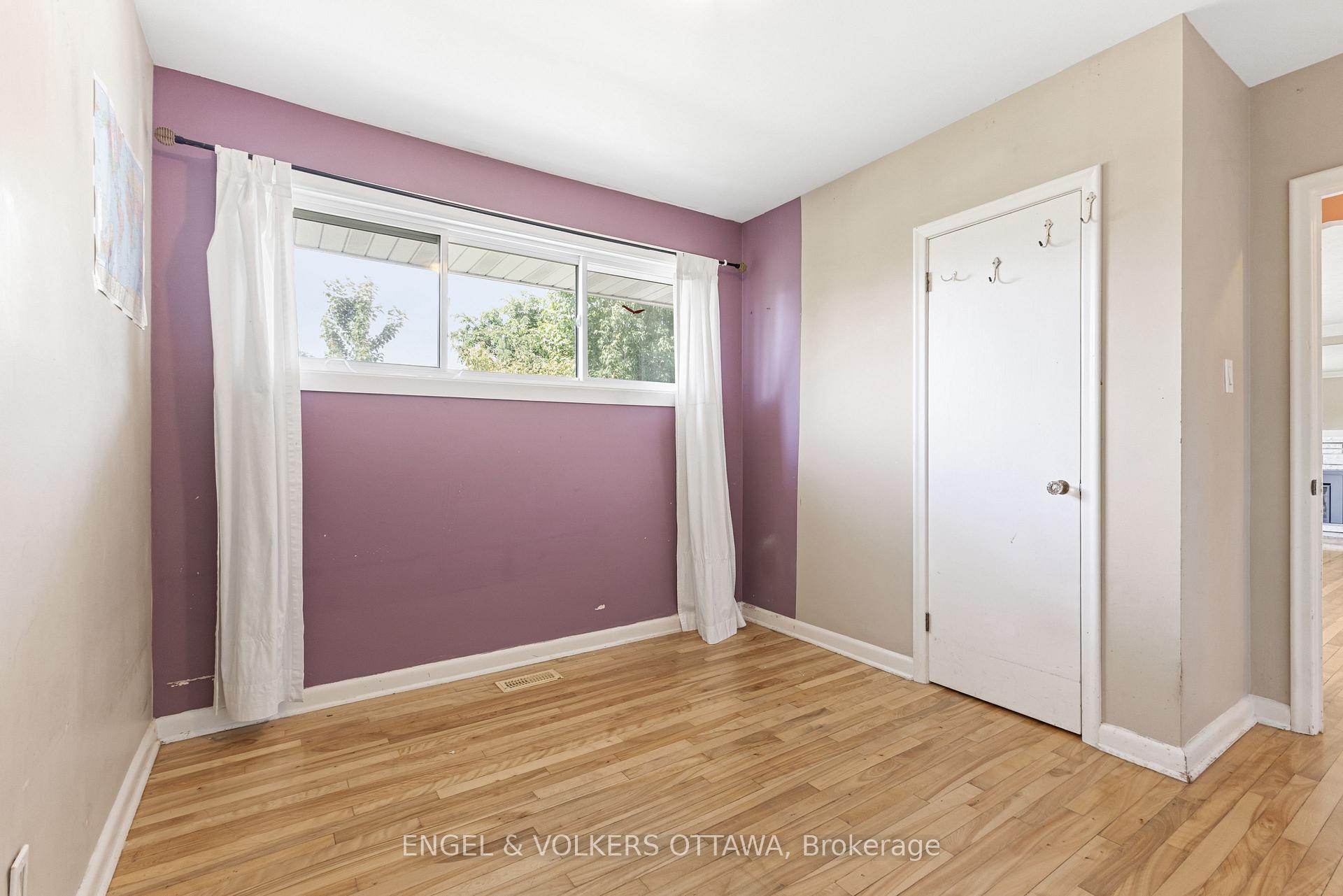 Photo 17 of 960 Chapman Boulevard, Ottawa, Elmvale Acres/Urbandale — HOMEH