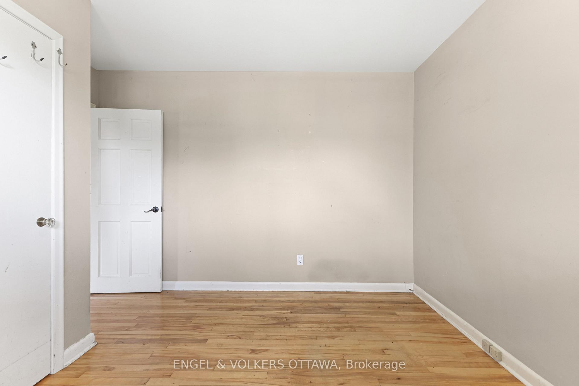 Photo 18 of 960 Chapman Boulevard, Ottawa, Elmvale Acres/Urbandale — HOMEH