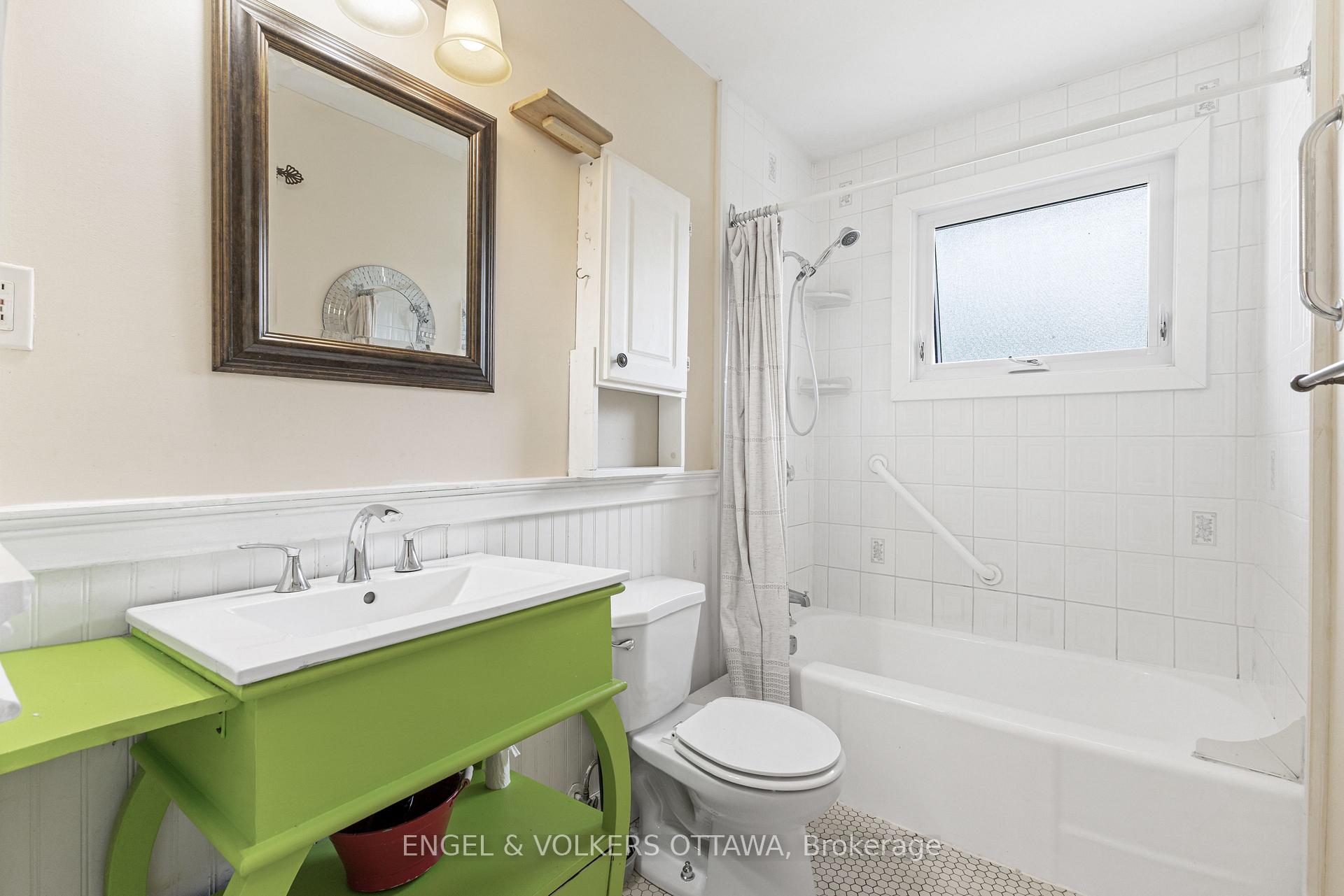 Photo 22 of 960 Chapman Boulevard, Ottawa, Elmvale Acres/Urbandale — HOMEH