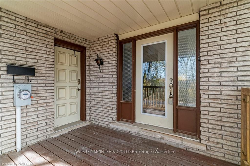 Photo 10 of 241 Mill Drive, Arran-Elderslie — HOMEH