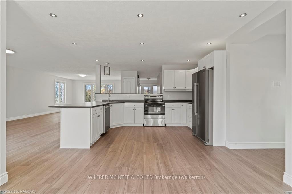 Photo 11 of 241 Mill Drive, Arran-Elderslie — HOMEH