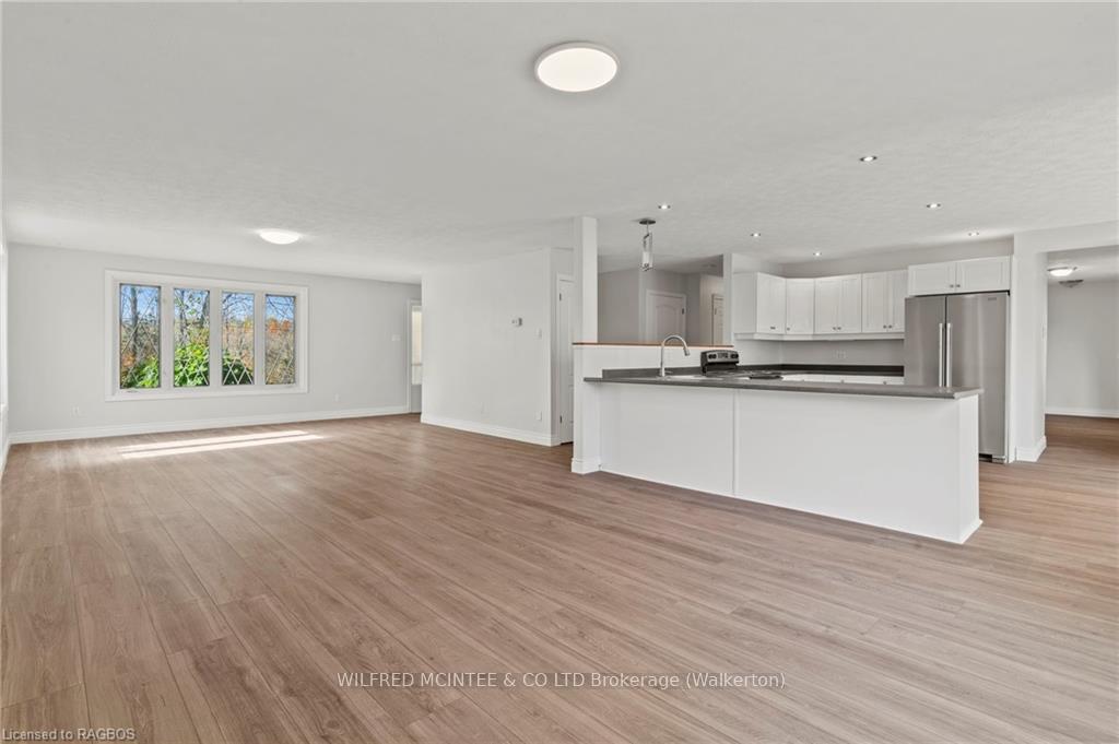 Photo 12 of 241 Mill Drive, Arran-Elderslie — HOMEH
