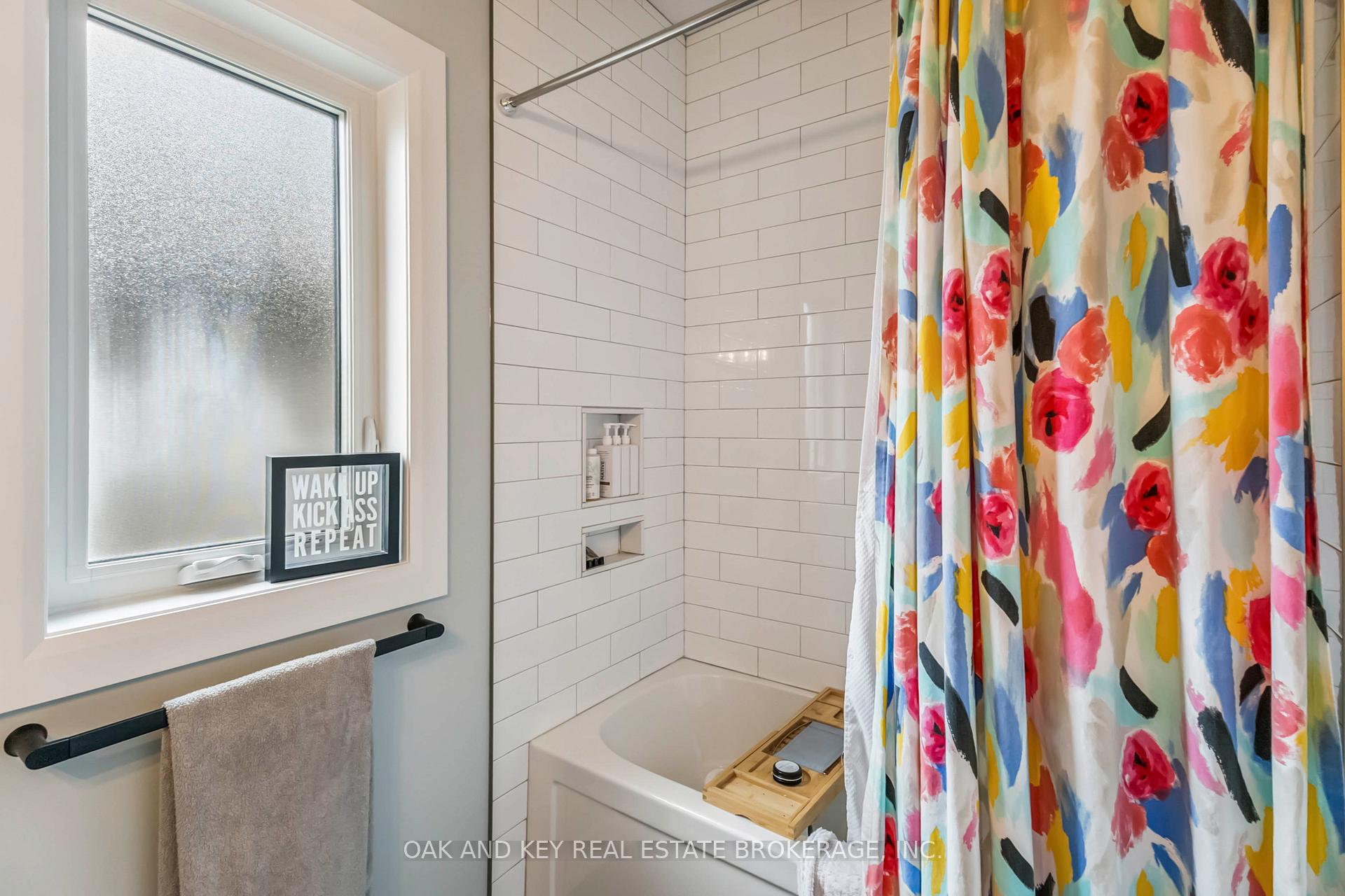 Photo 13 of Unit 1, 159 Collins Way, Strathroy-Caradoc, SE — HOMEH