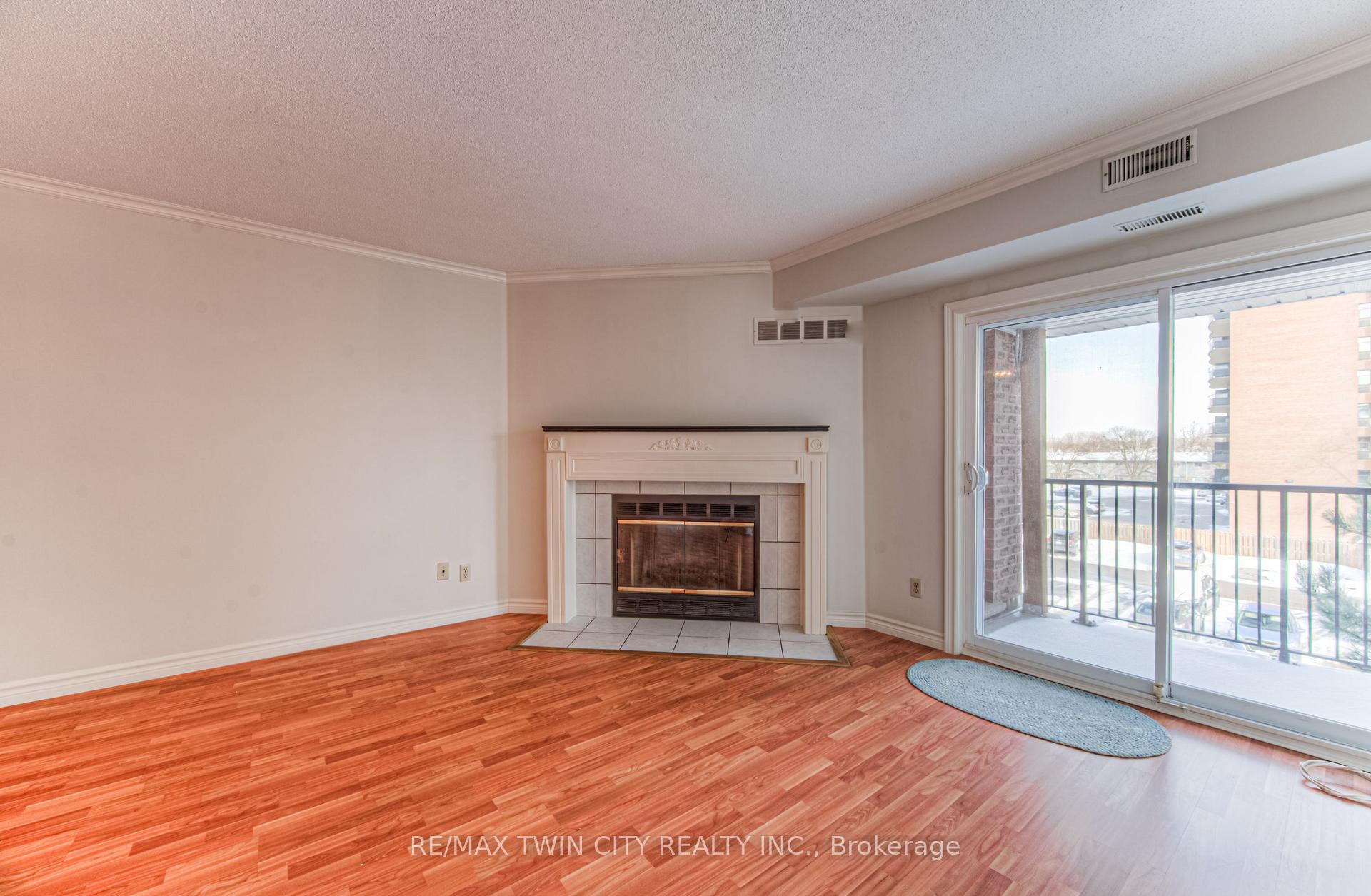 Photo 8 of Unit 44, 3085 Kingsway Drive, Kitchener — HOMEH