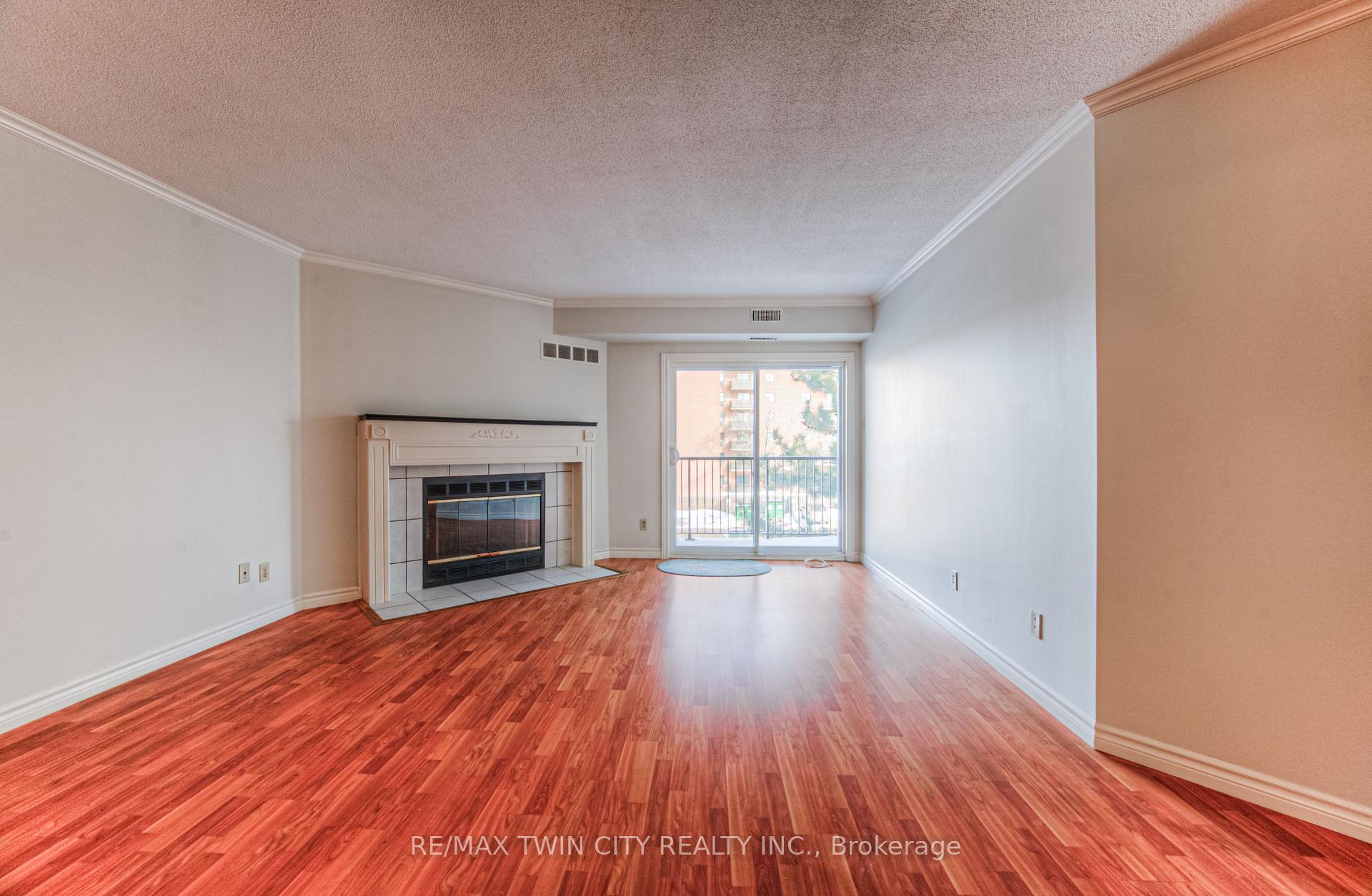 Photo 9 of Unit 44, 3085 Kingsway Drive, Kitchener — HOMEH