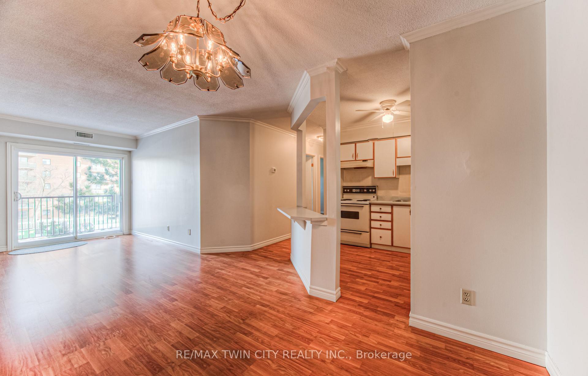 Photo 10 of Unit 44, 3085 Kingsway Drive, Kitchener — HOMEH