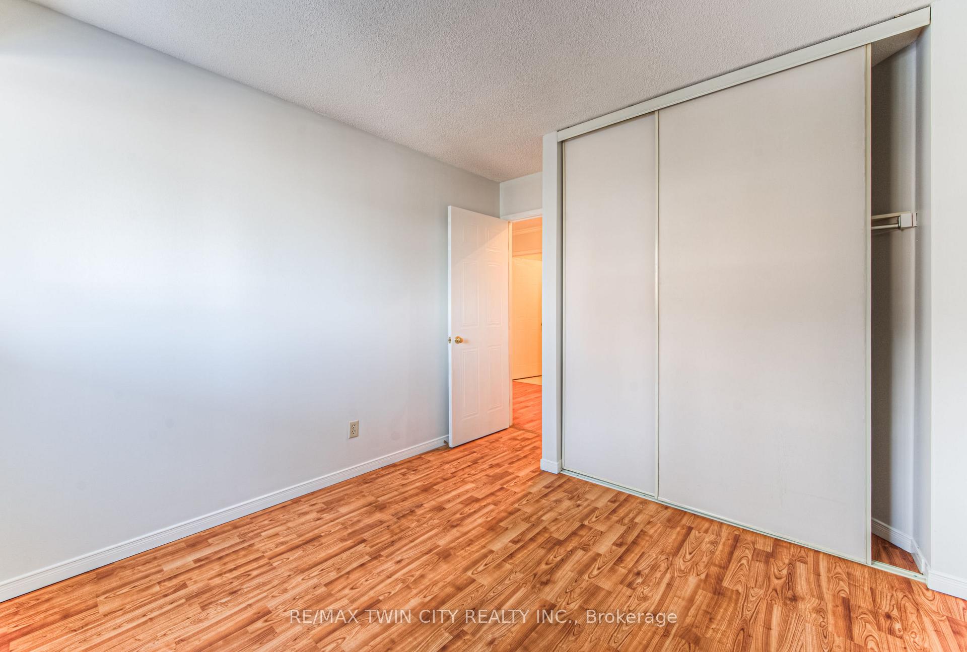 Photo 17 of Unit 44, 3085 Kingsway Drive, Kitchener — HOMEH
