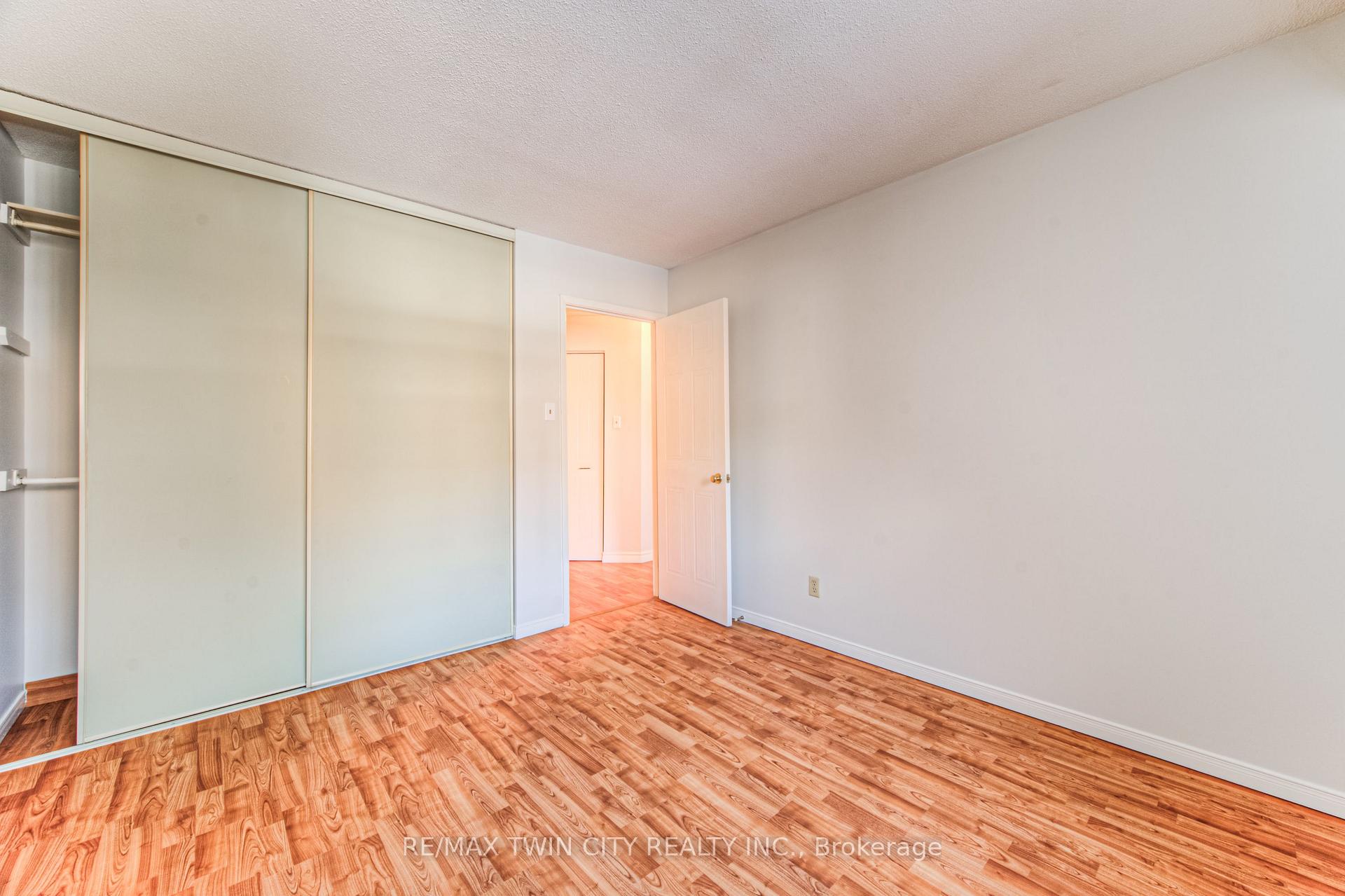Photo 21 of Unit 44, 3085 Kingsway Drive, Kitchener — HOMEH